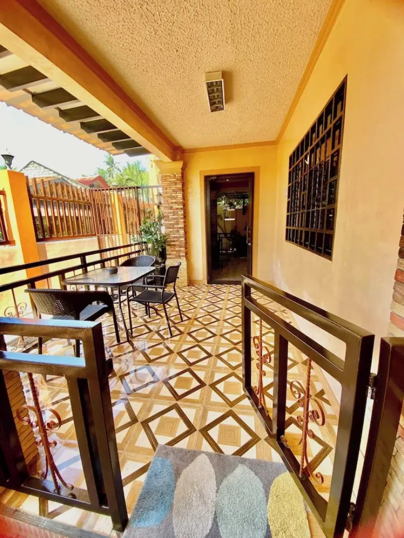 Len's Staycation 3bdr-2br-downstairs ,netflix&wifi