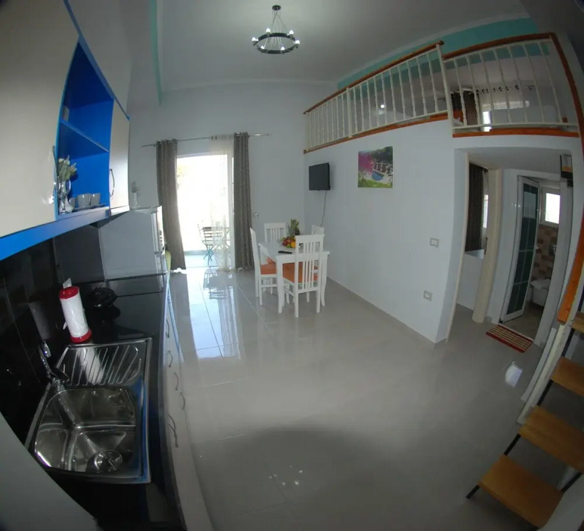 Crown Deluxe Apartments