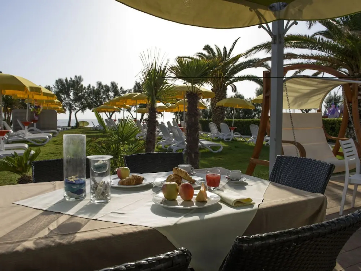 House in Residence With Swimming Pool, Near the Sea
