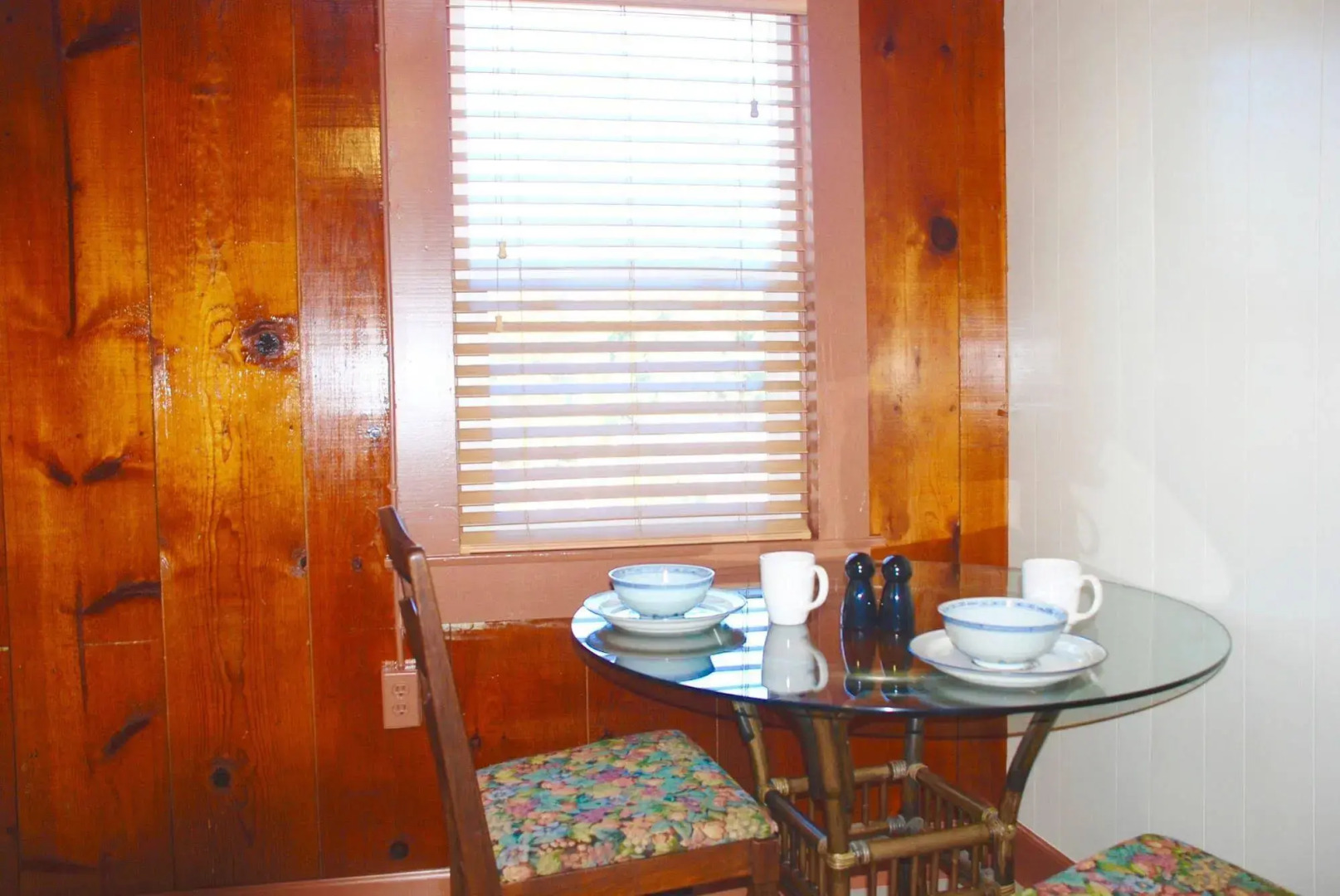 The Pines Inn and Cottages