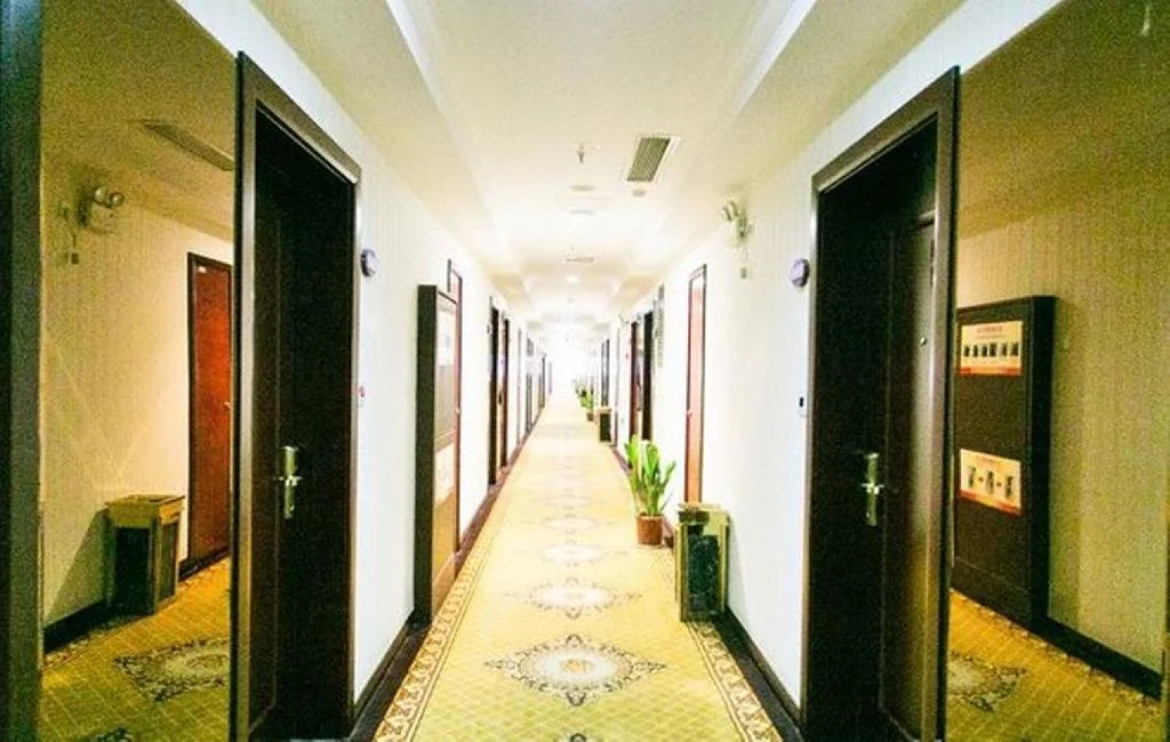 Suzhou Yangyi Business Hotel
