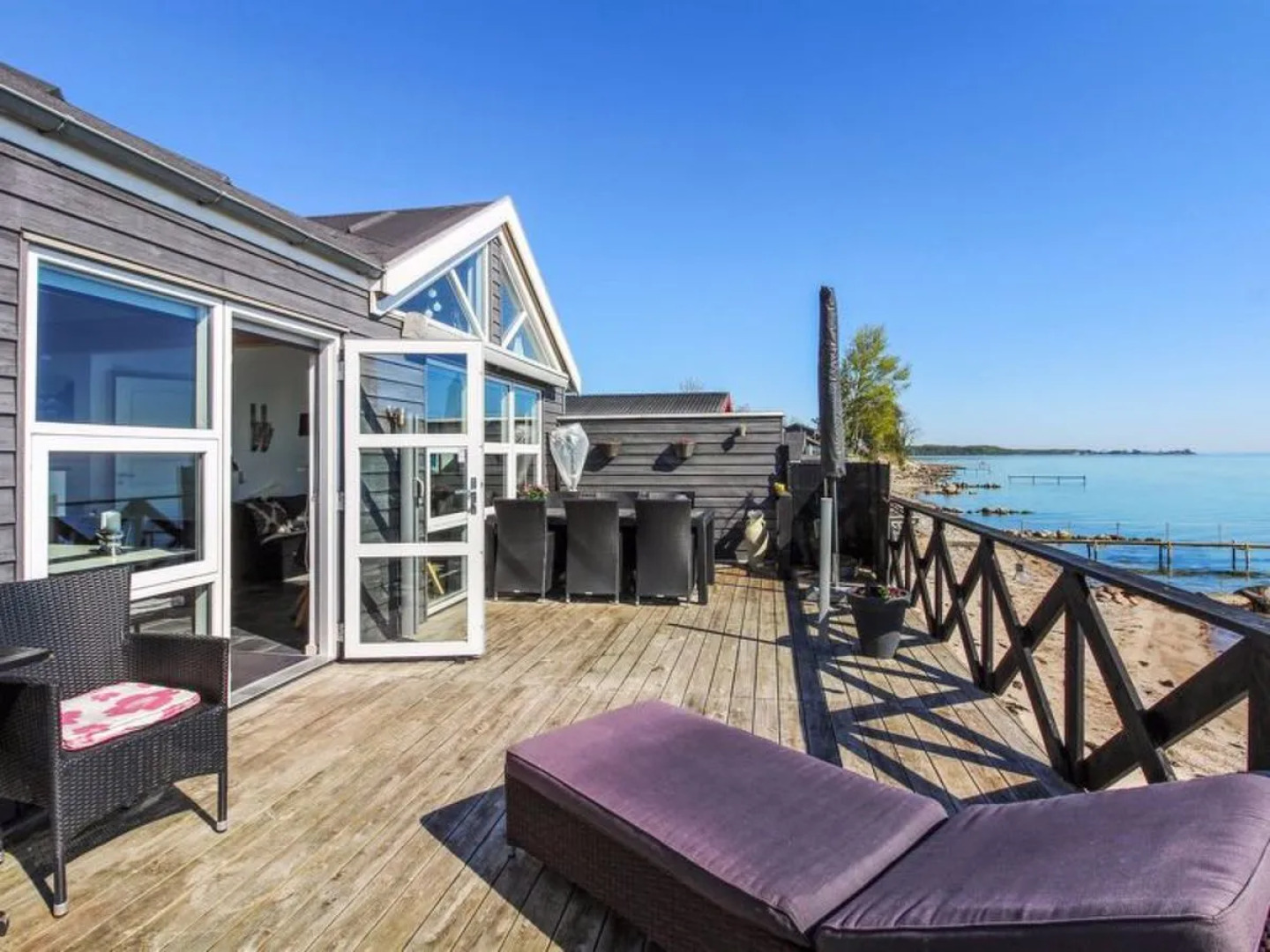 "Grim" - 5m from the sea in Funen