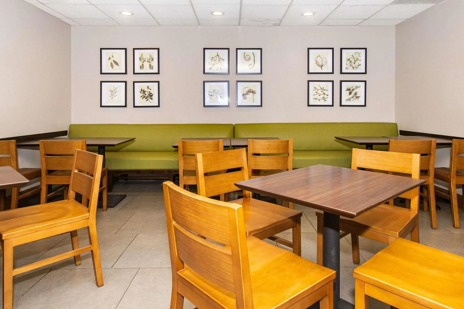 Country Inn & Suites by Radisson, Rapid City, SD