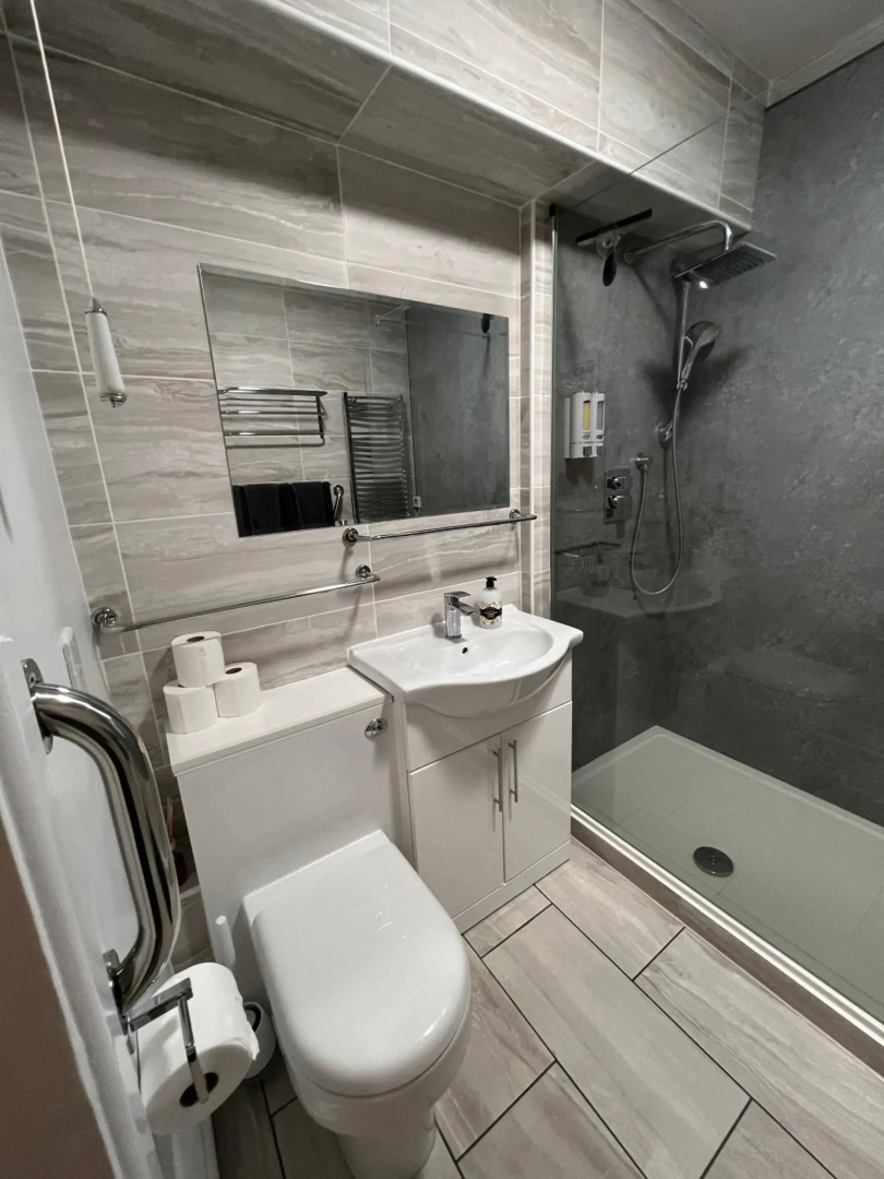 3 BD Ground Floor, Lovely and Spacious Apt on the Edge of Glastonbury and Street
