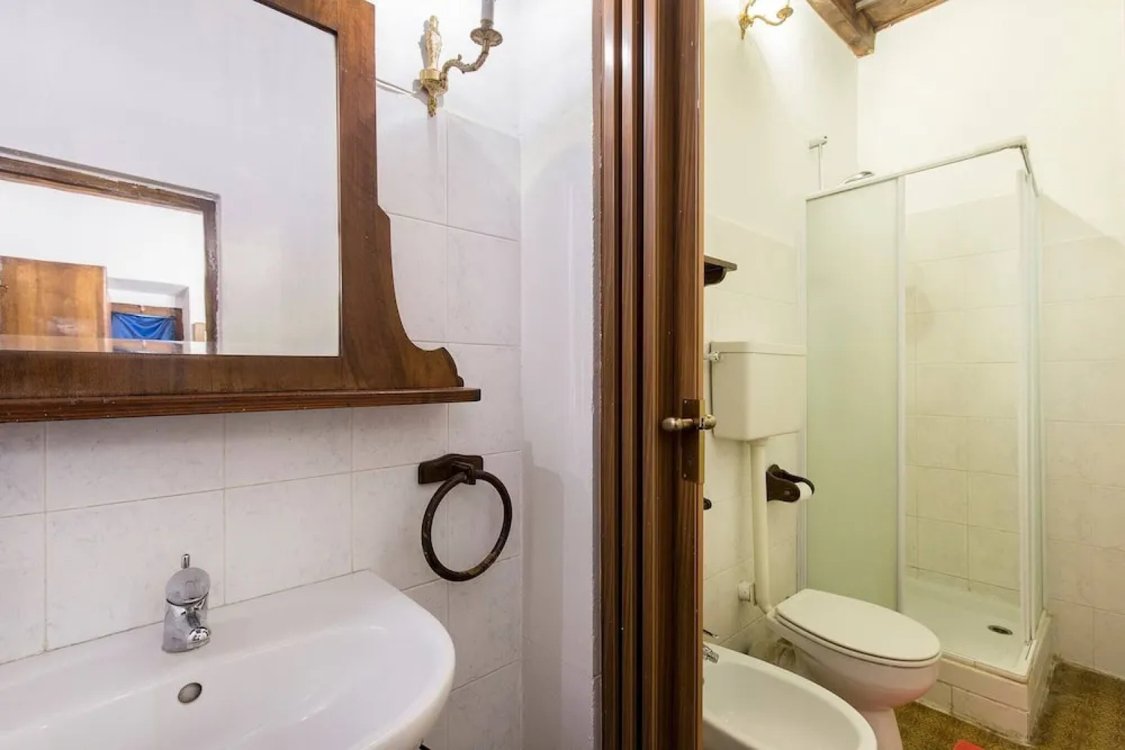 Four-room Apartment 15 Minutes From the Center of Milan