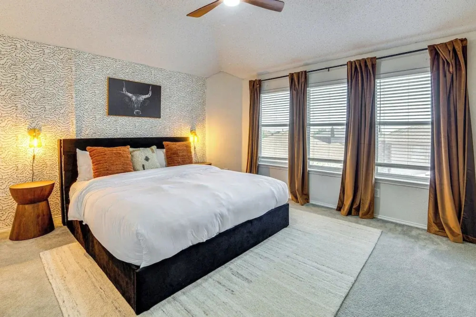 Game Room, Hot Tub & Pool! Grand Prairie Getaway