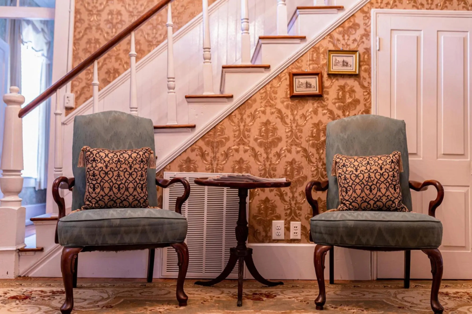 The Manor 1885 Altamont