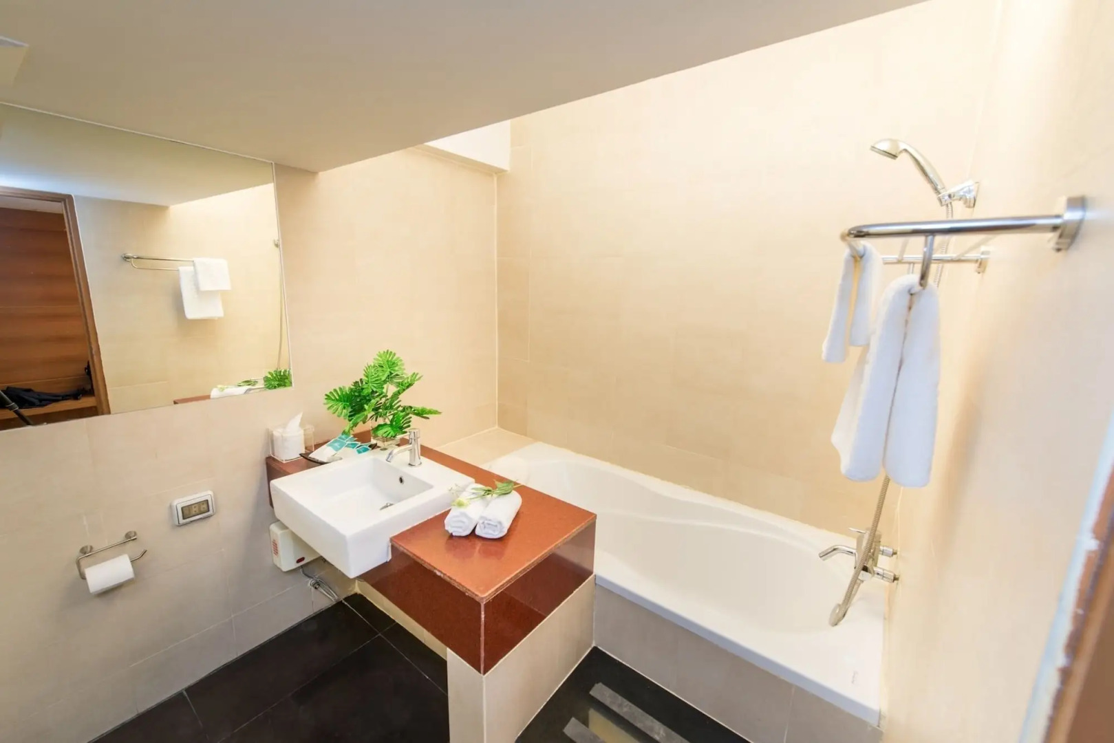 Laemtong Service Apartment