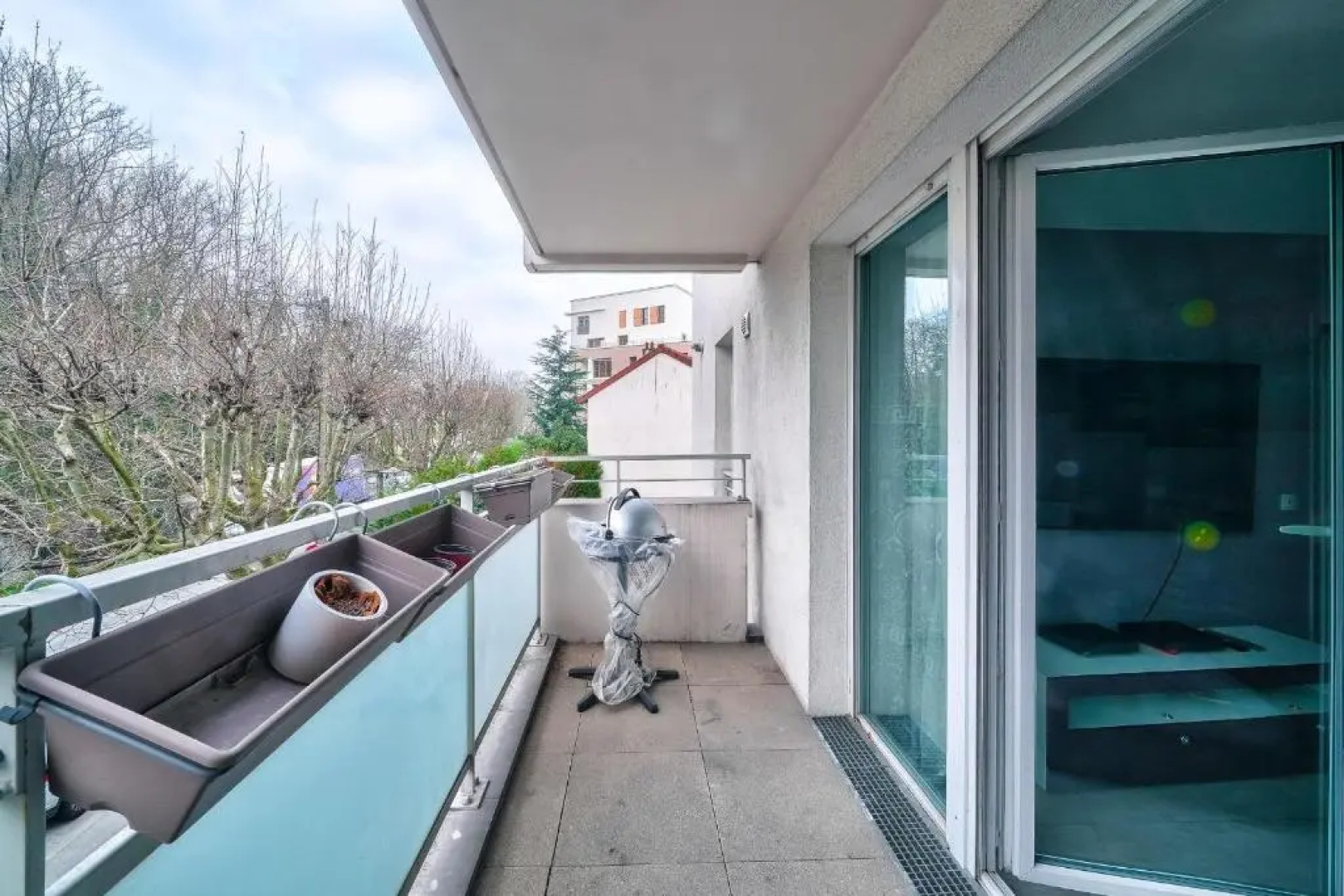 Nice 2 BDR in Rosny-sous-Bois