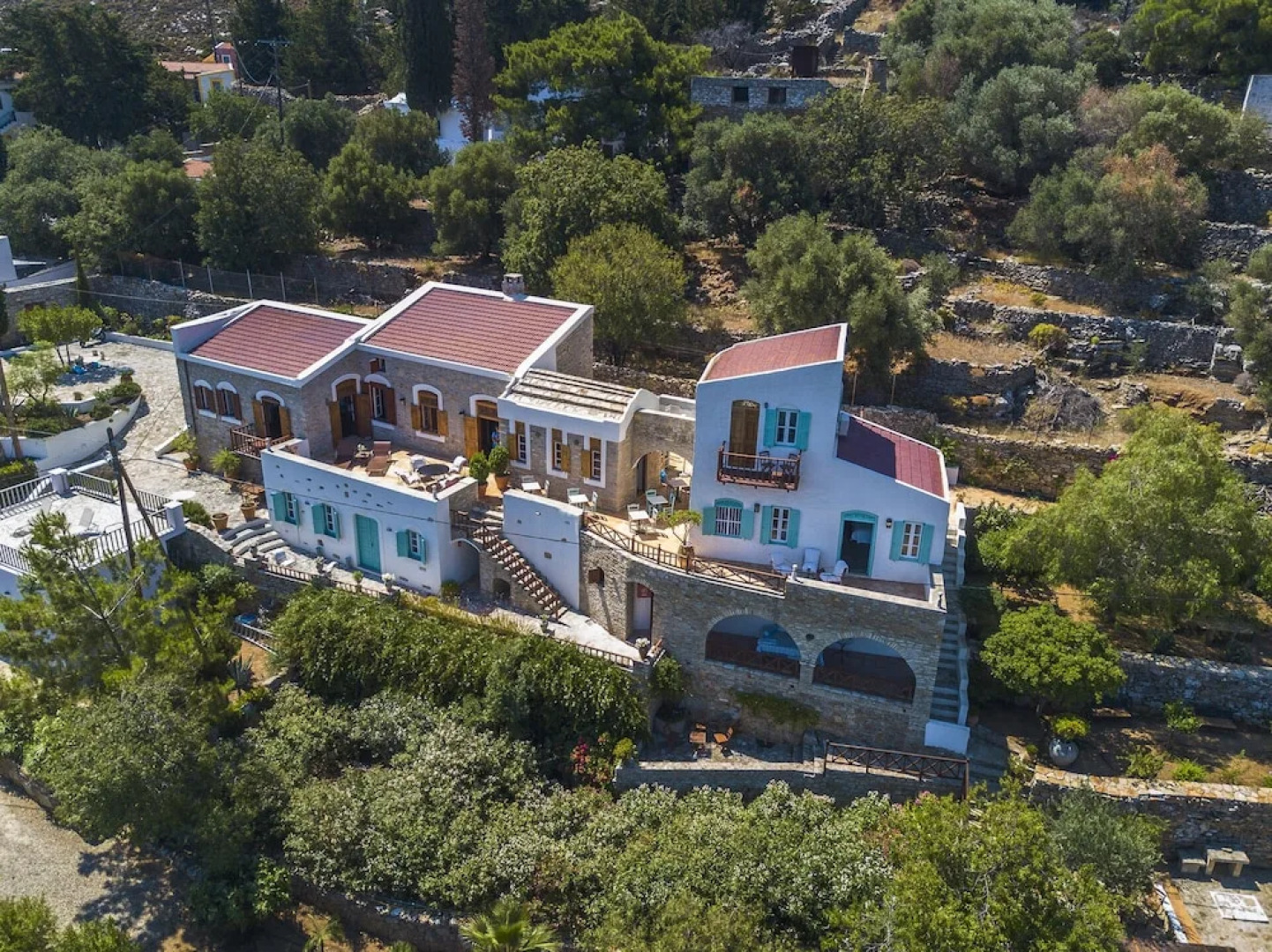Emporio A Captivating 6-bed Villa in Nimborio