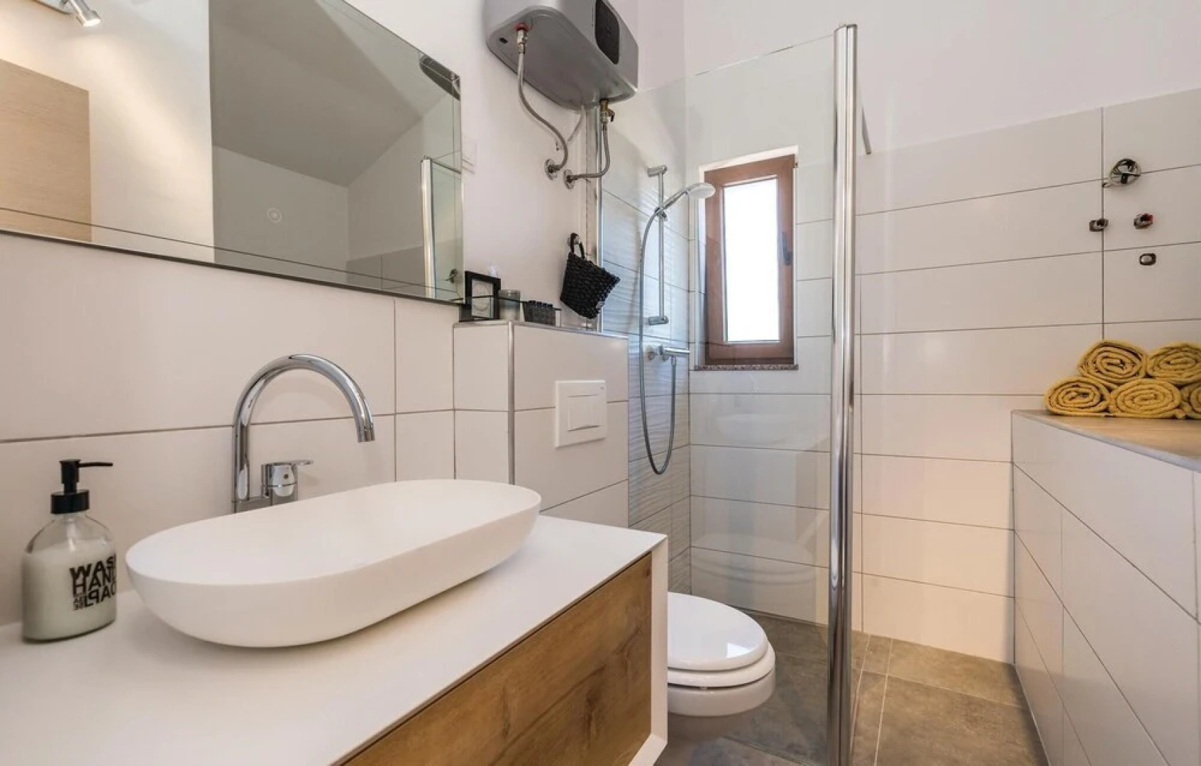 Nice Home in Zastenice With Wifi, 2 Bedrooms and Outdoor Swimming Pool