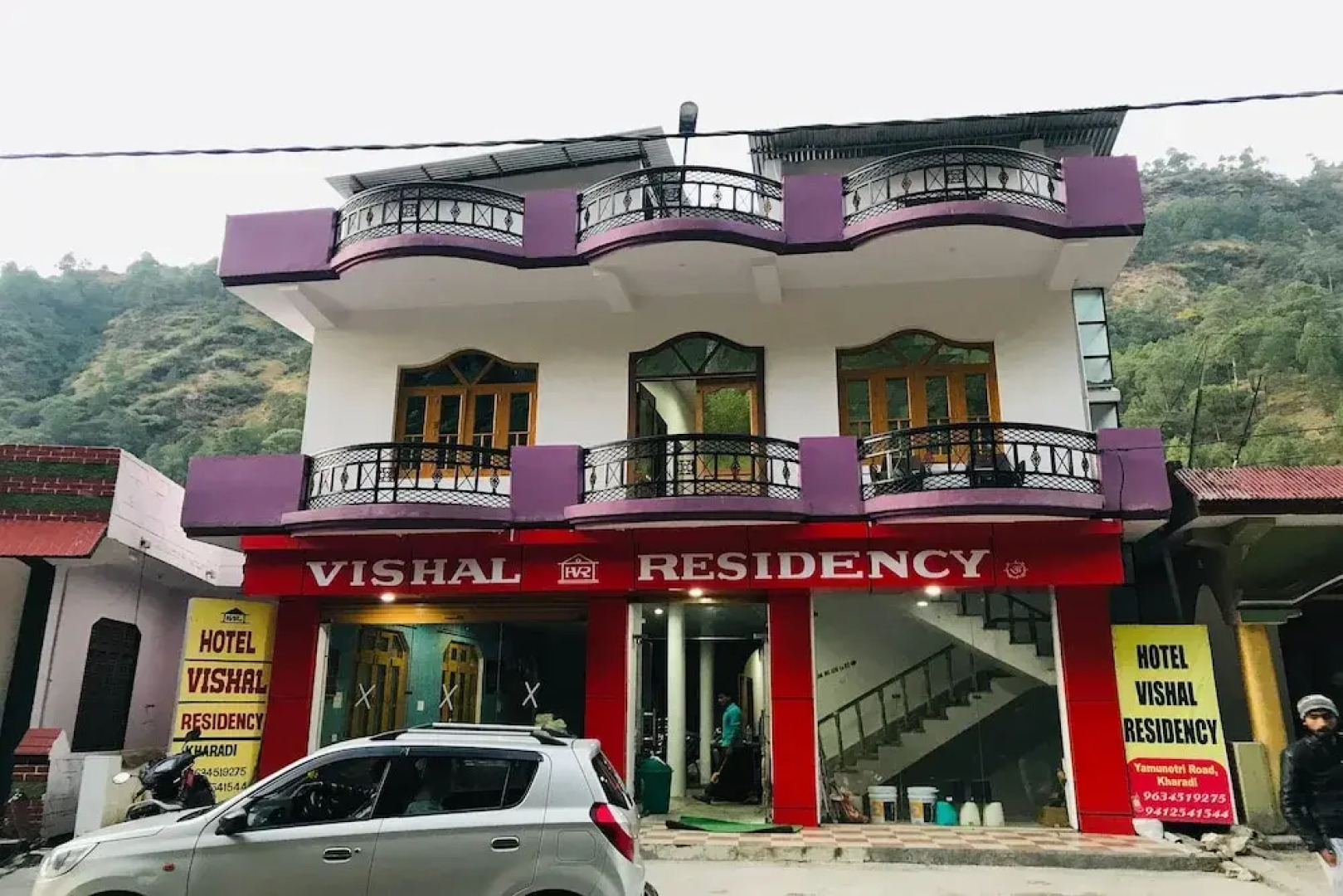 OYO 23054 Vishal Residency Barkot