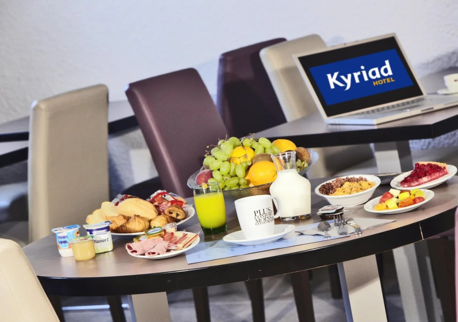 Kyriad & Kyriad Direct Auxerre Appoigny Komplex