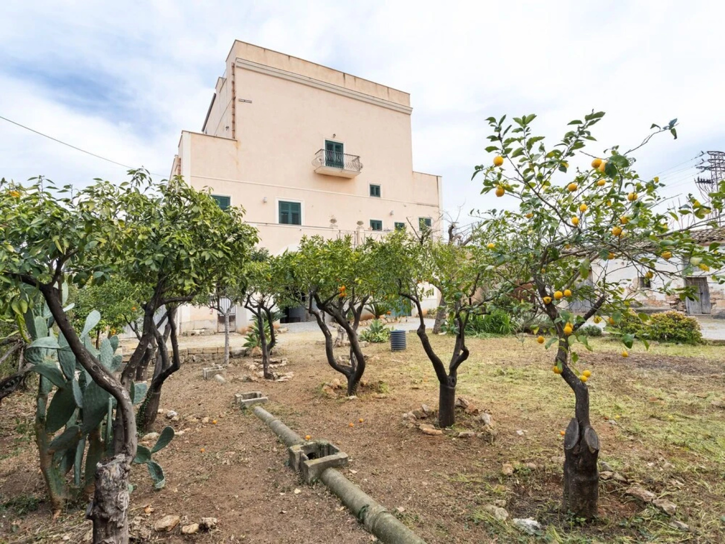 Enticing Holiday Home in Portella di Mare Near Sea Beach