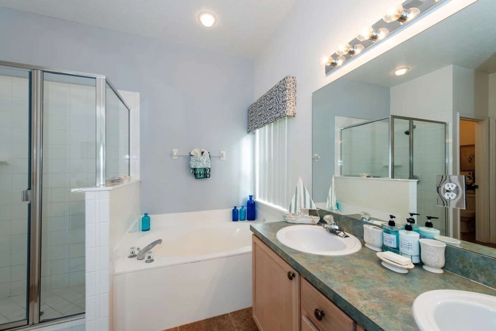 Hampton Lakes by Ellis Exclusive Villas