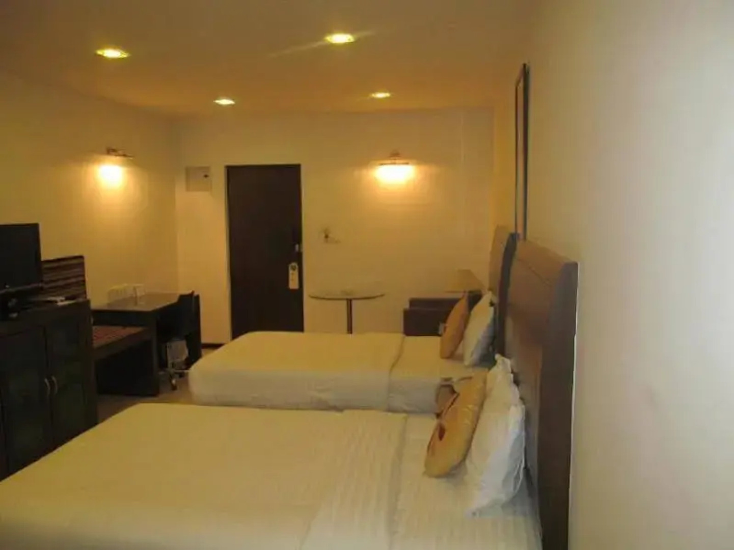 Shilton Residence Hotel