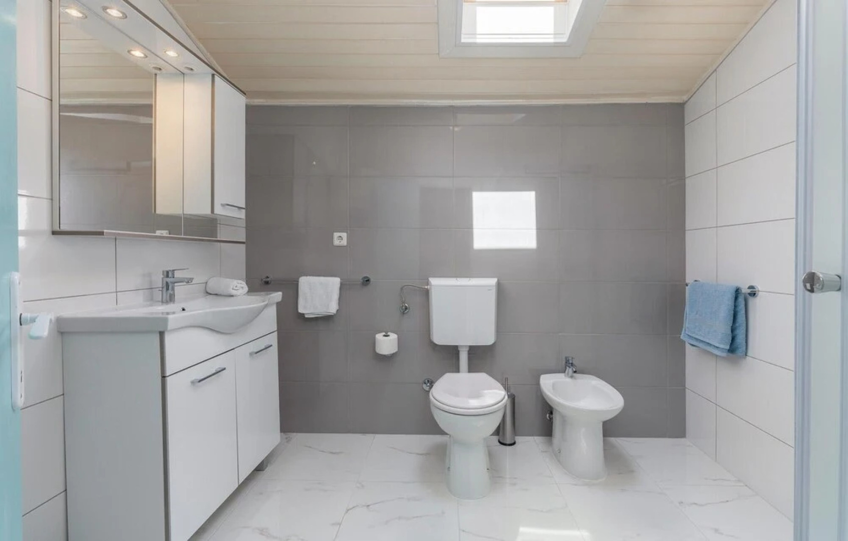 Stunning Home in Tar With Wifi and 4 Bedrooms