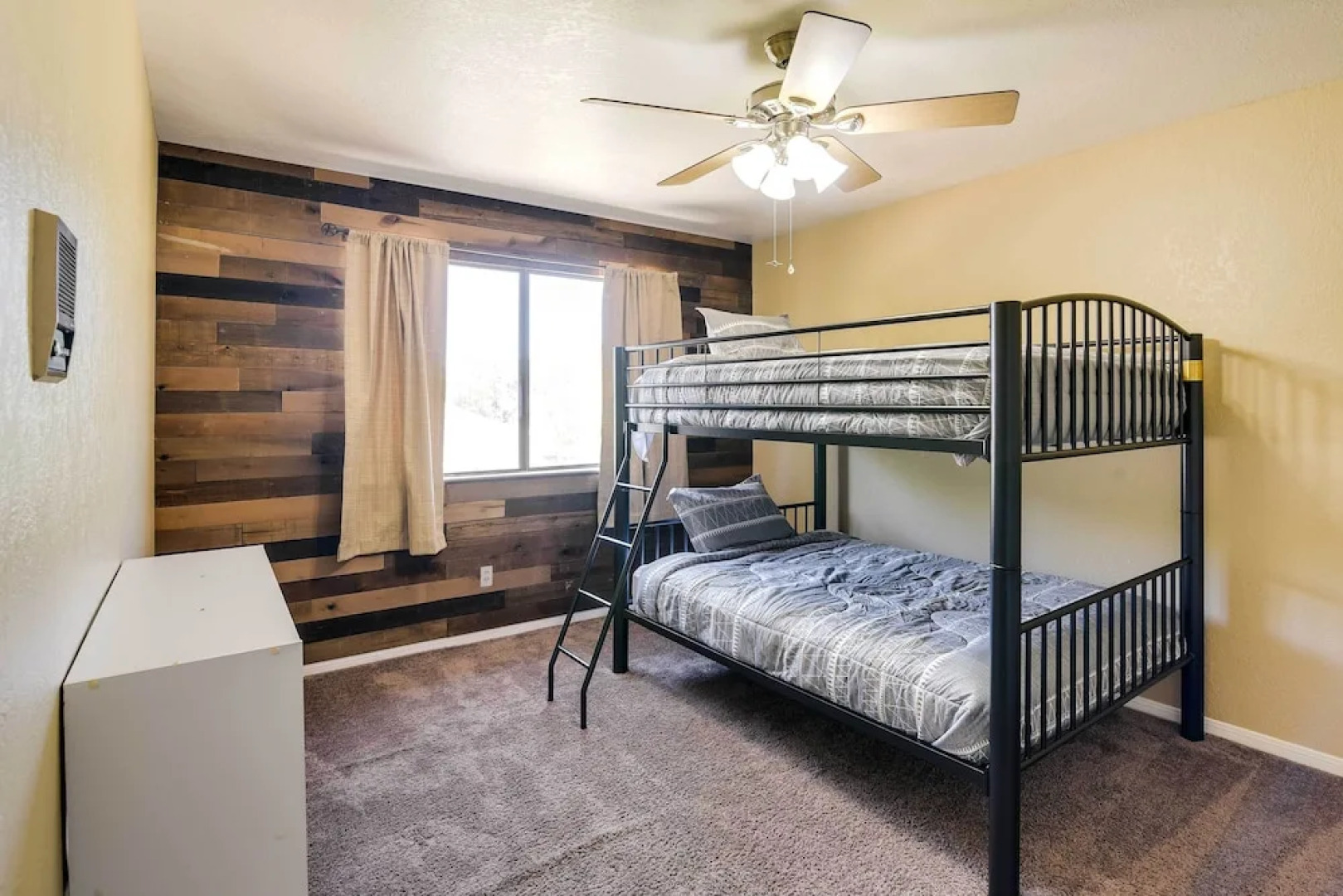 Expansive Texas City Retreat ~ 16 Mi to Galveston!