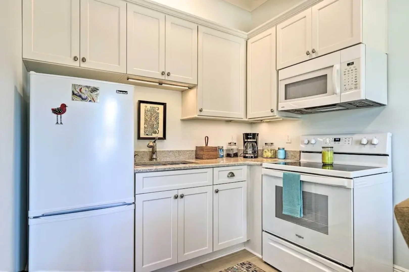 Harbor Oaks Haven: Walk to Front Beach & Downtown!