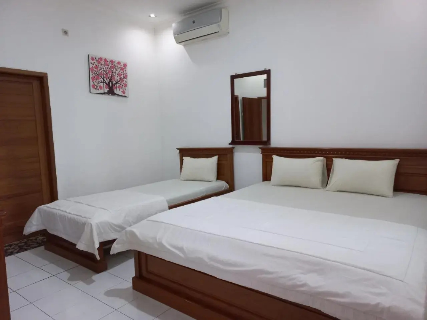 Nusawiru Guest House