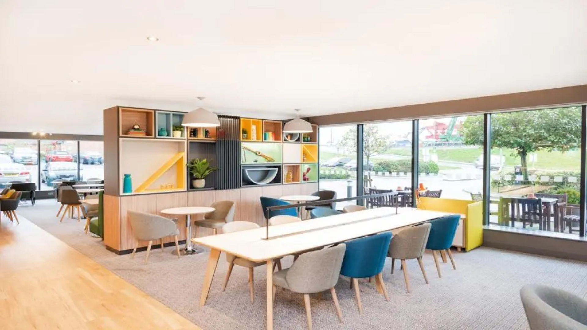 Holiday Inn London - Luton Airport by IHG