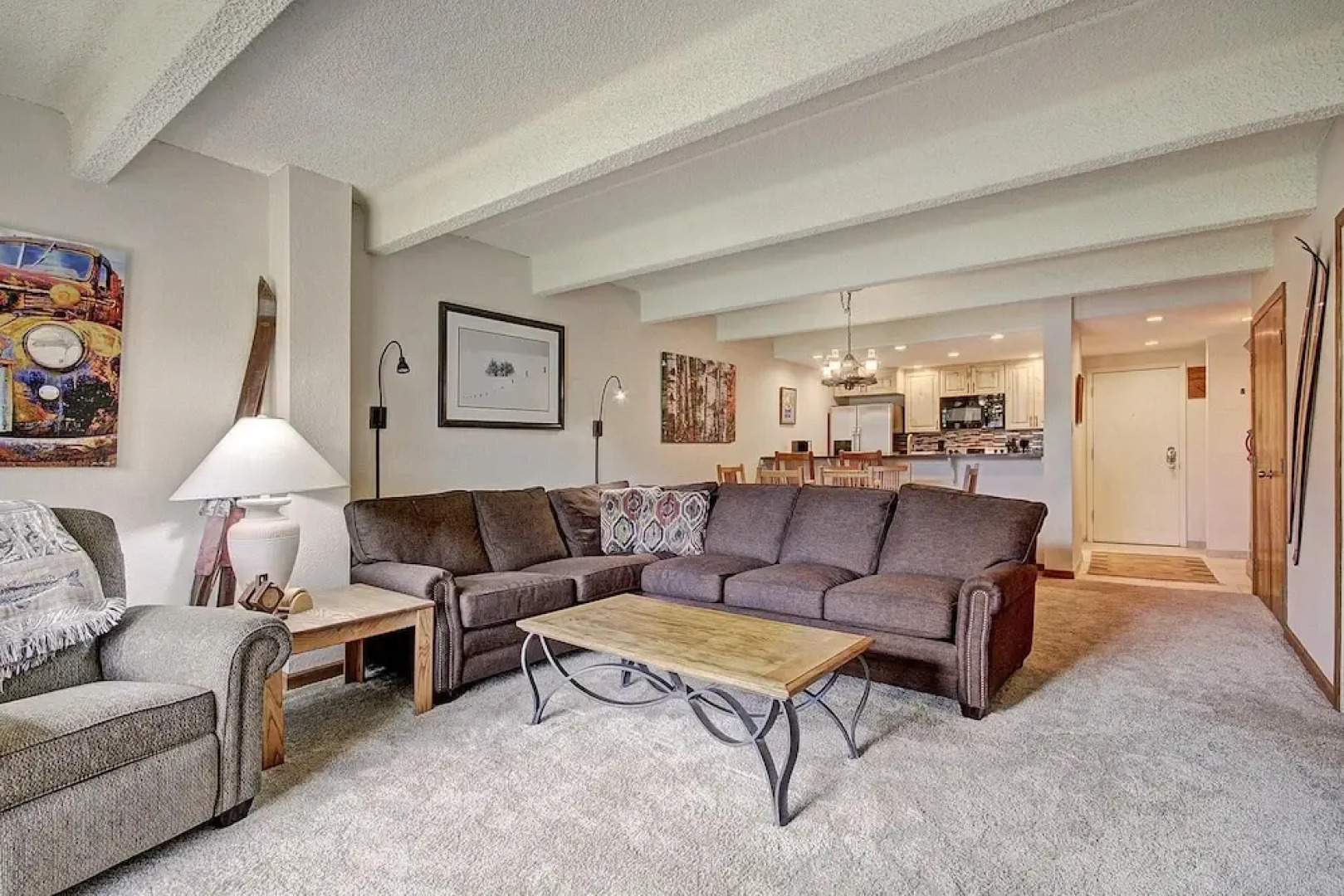 Wheeler House Spacious East Village Condo, Easy Walk to Super Bee - WH104 by Redawning