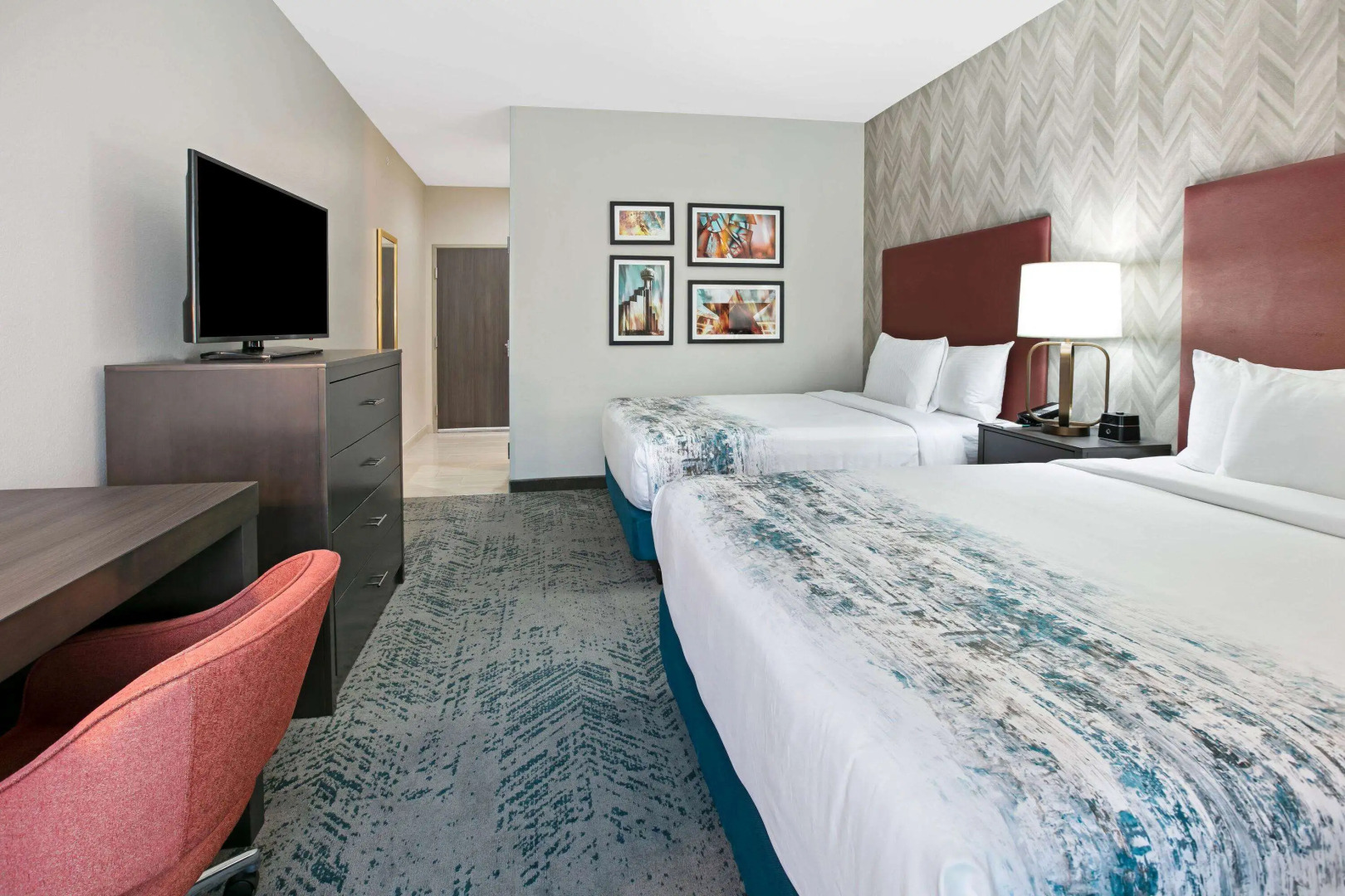 La Quinta Inn & Suites by Wyndham DFW West-Glade Parks