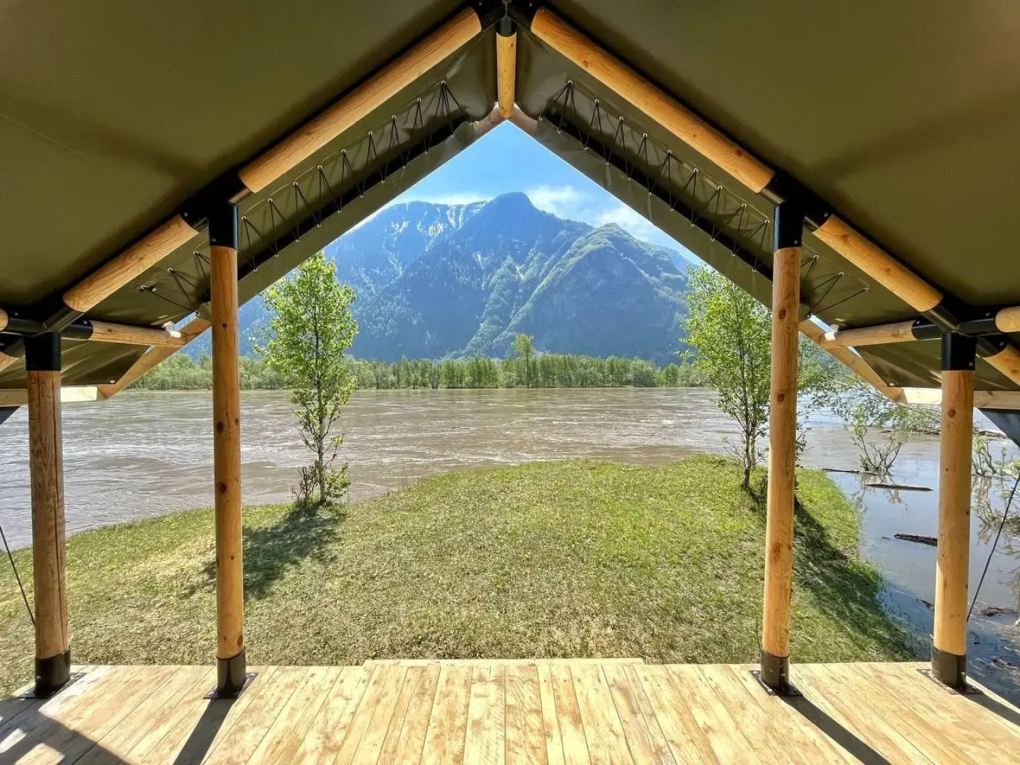 Выше гор Телецкое