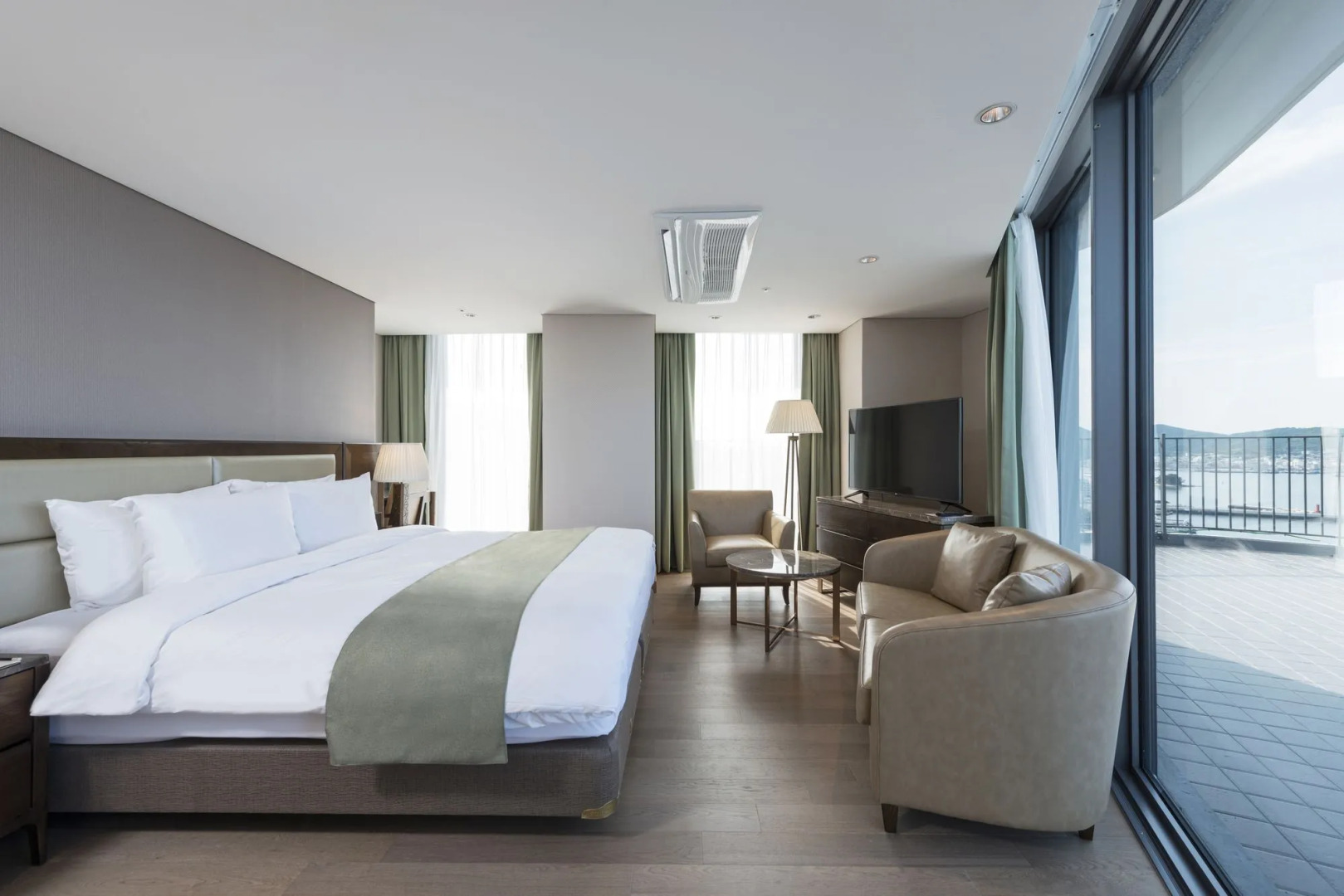 Stanford Hotel & Resort Tongyeong