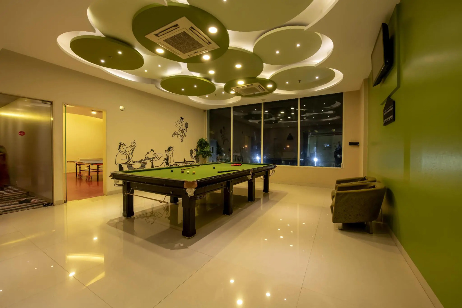 Express Inn The Business Luxury Hotel