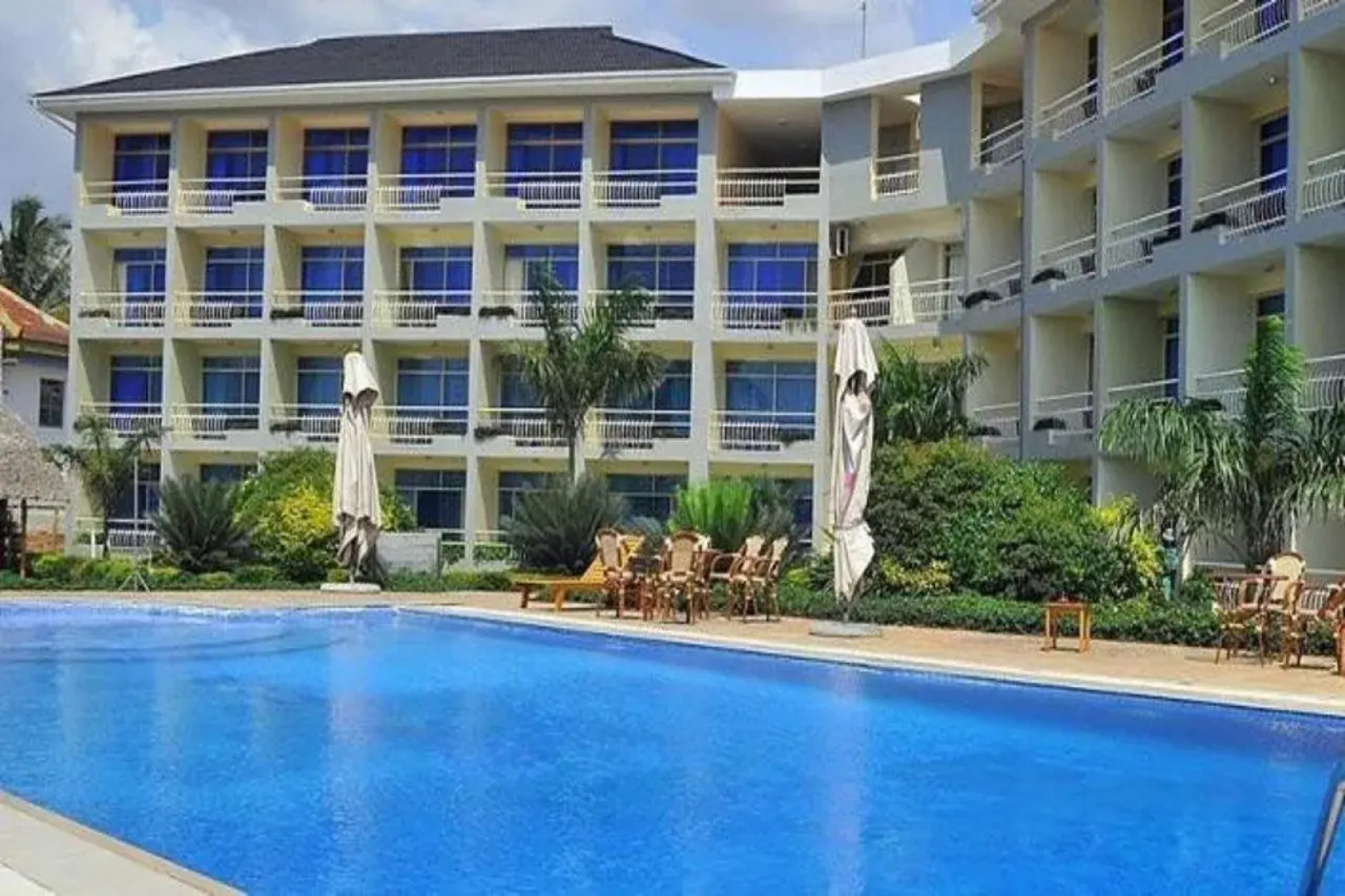 Giraffe Ocean View Hotel