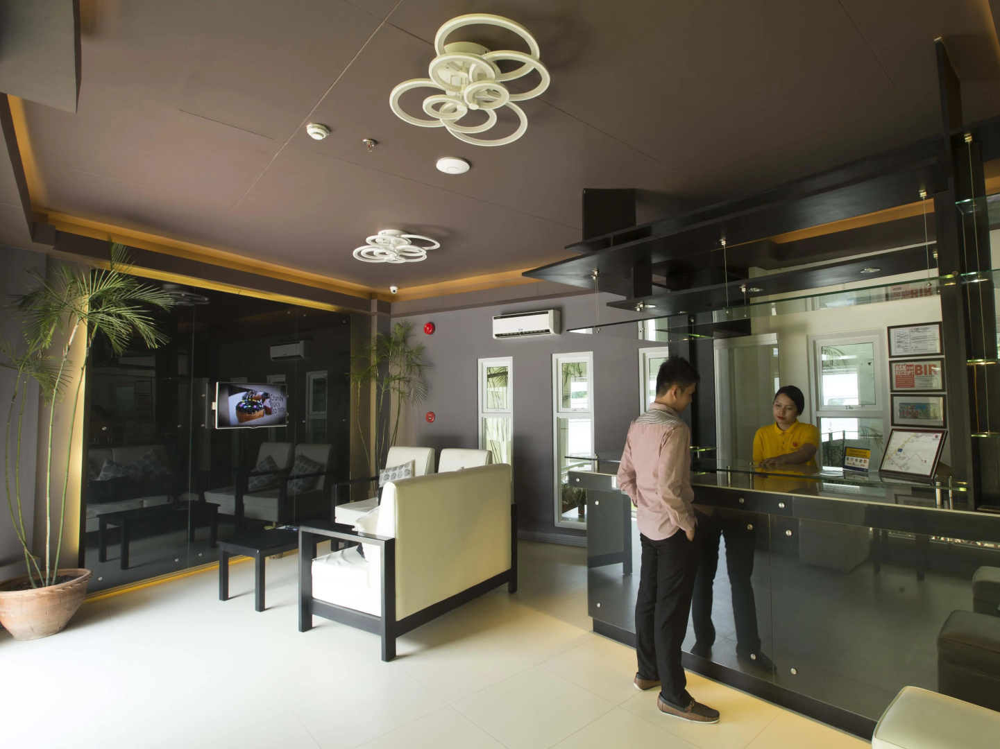 Lucky 9 Budget Hotel