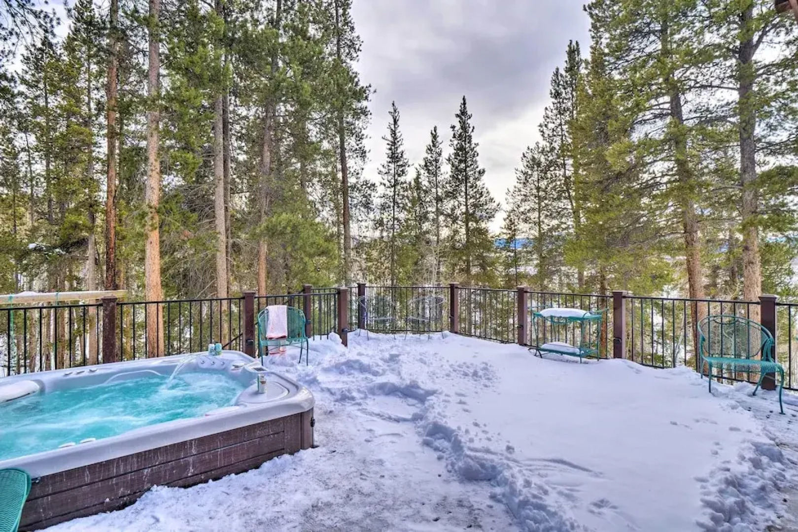 Grand Fraser Escape w/ Private Deck & Hot Tub