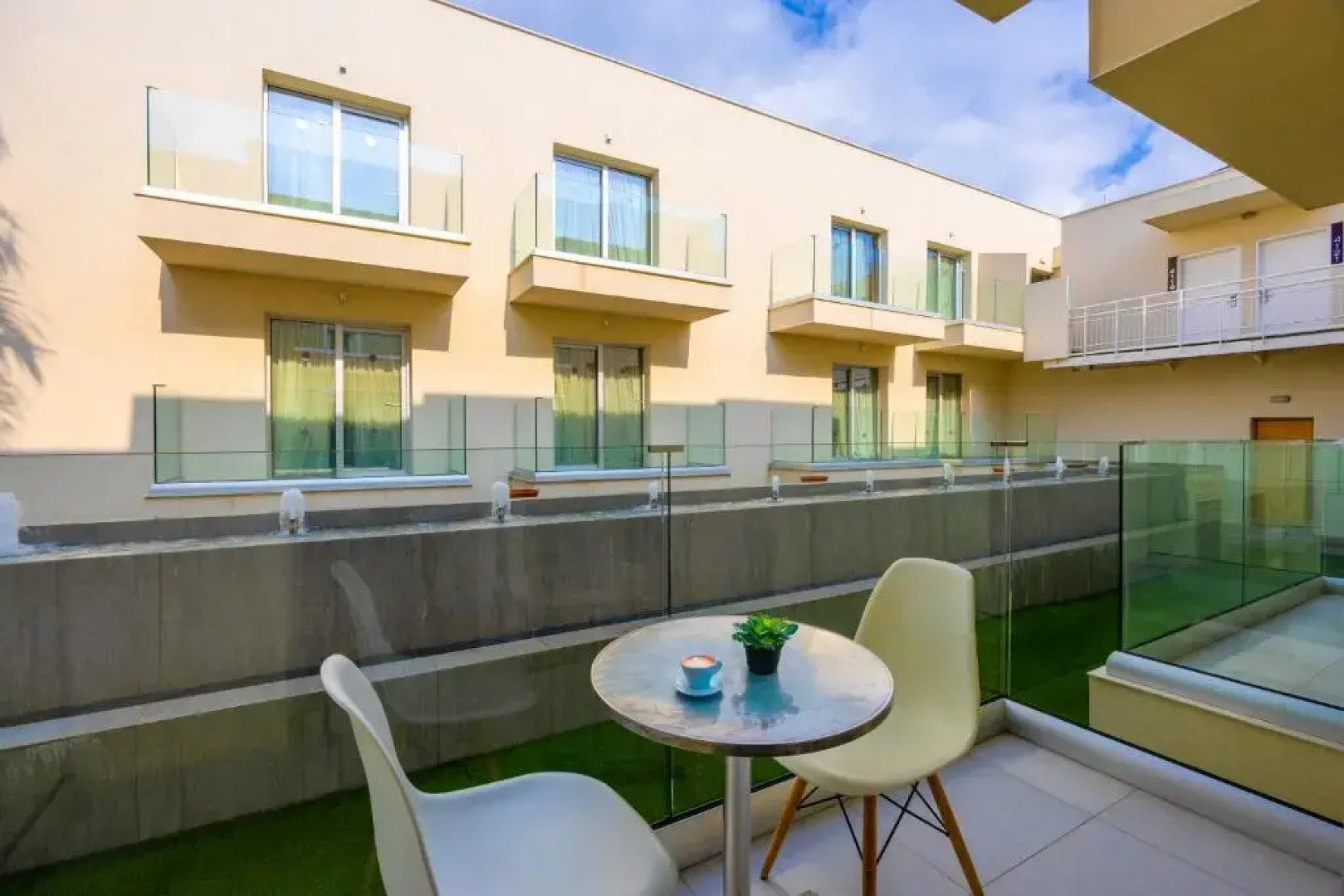 Отель Melpo Antia Hotel & Suites