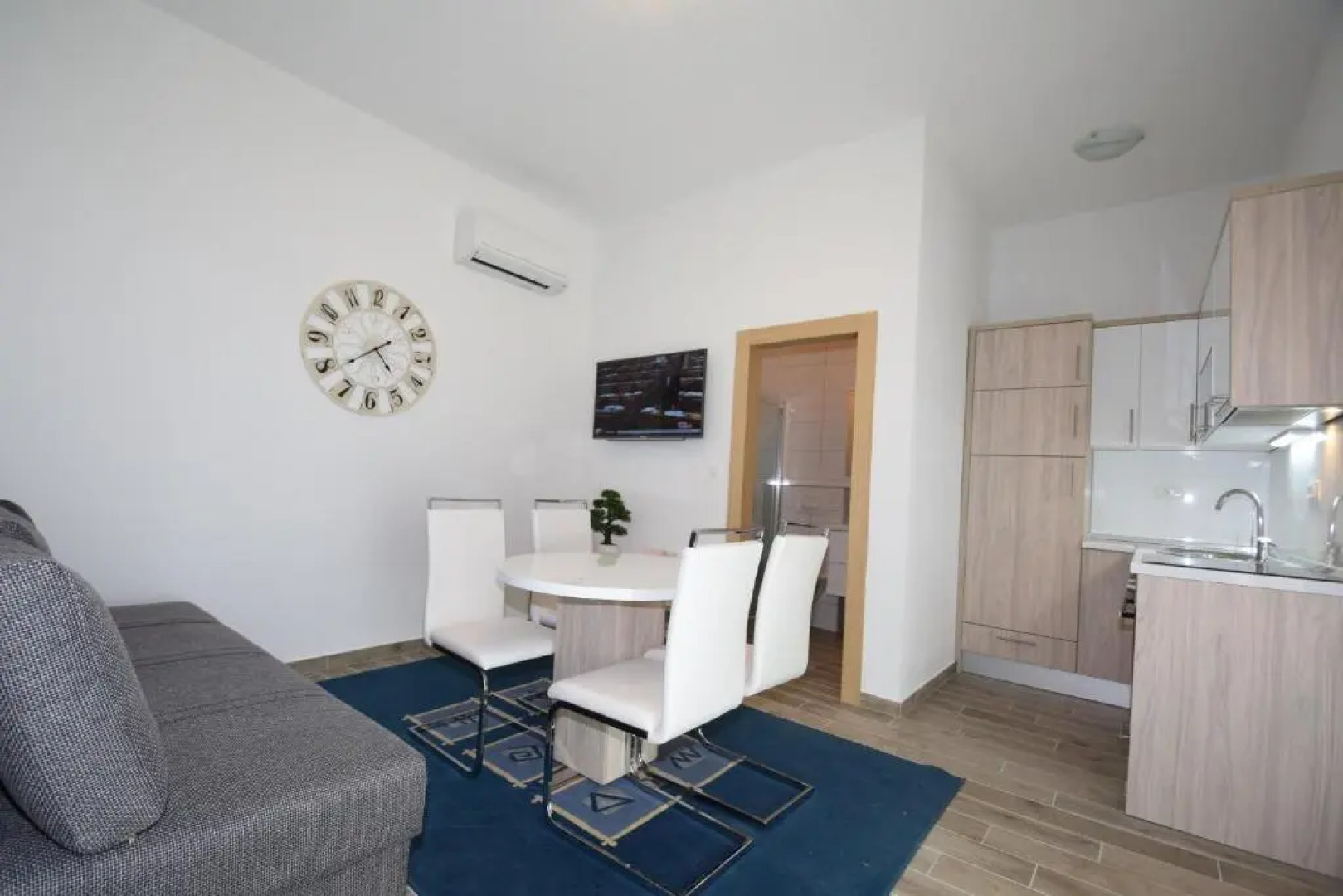 Apartment Anića Kuk