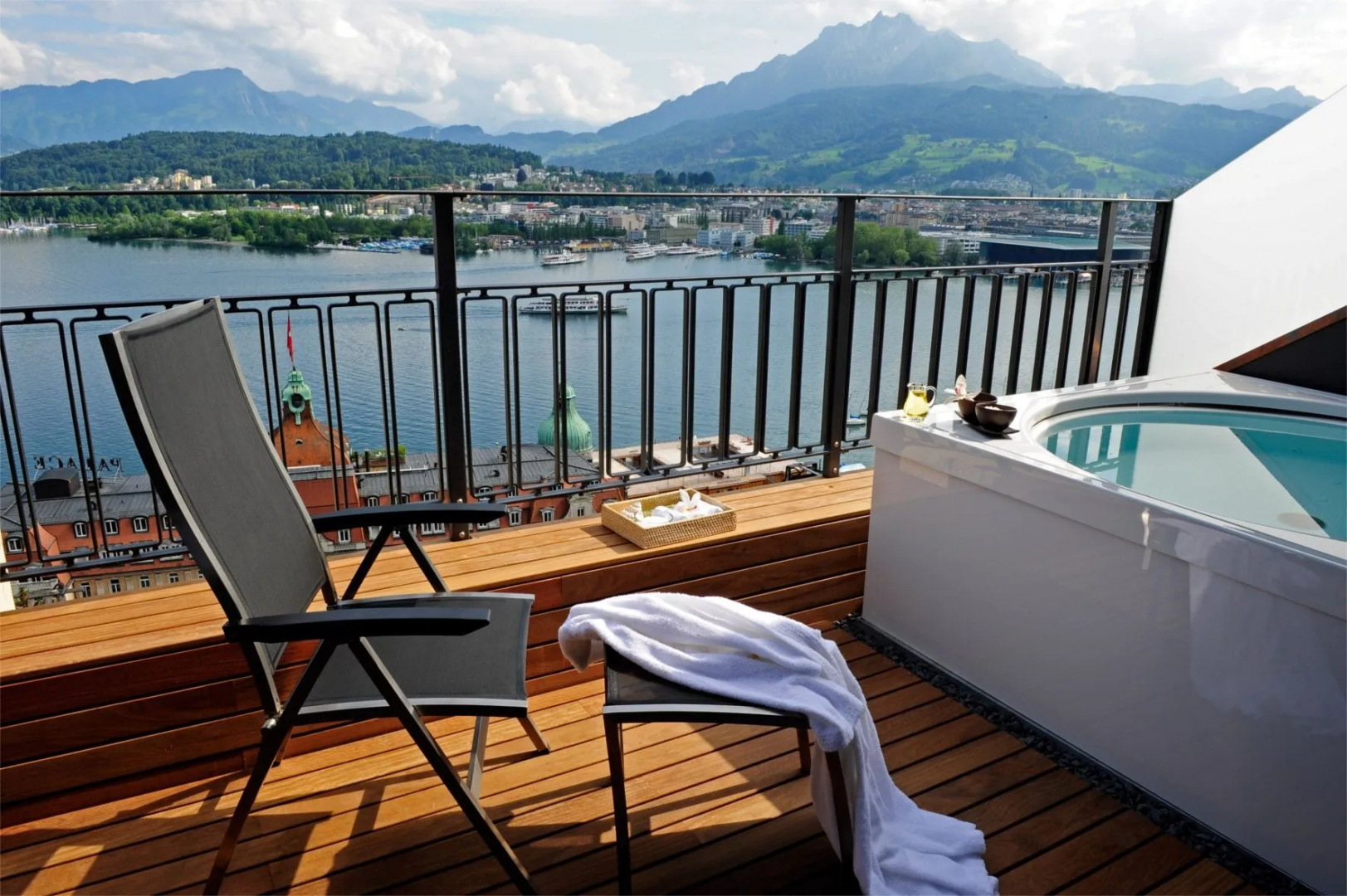 Art Deco Hotel Montana