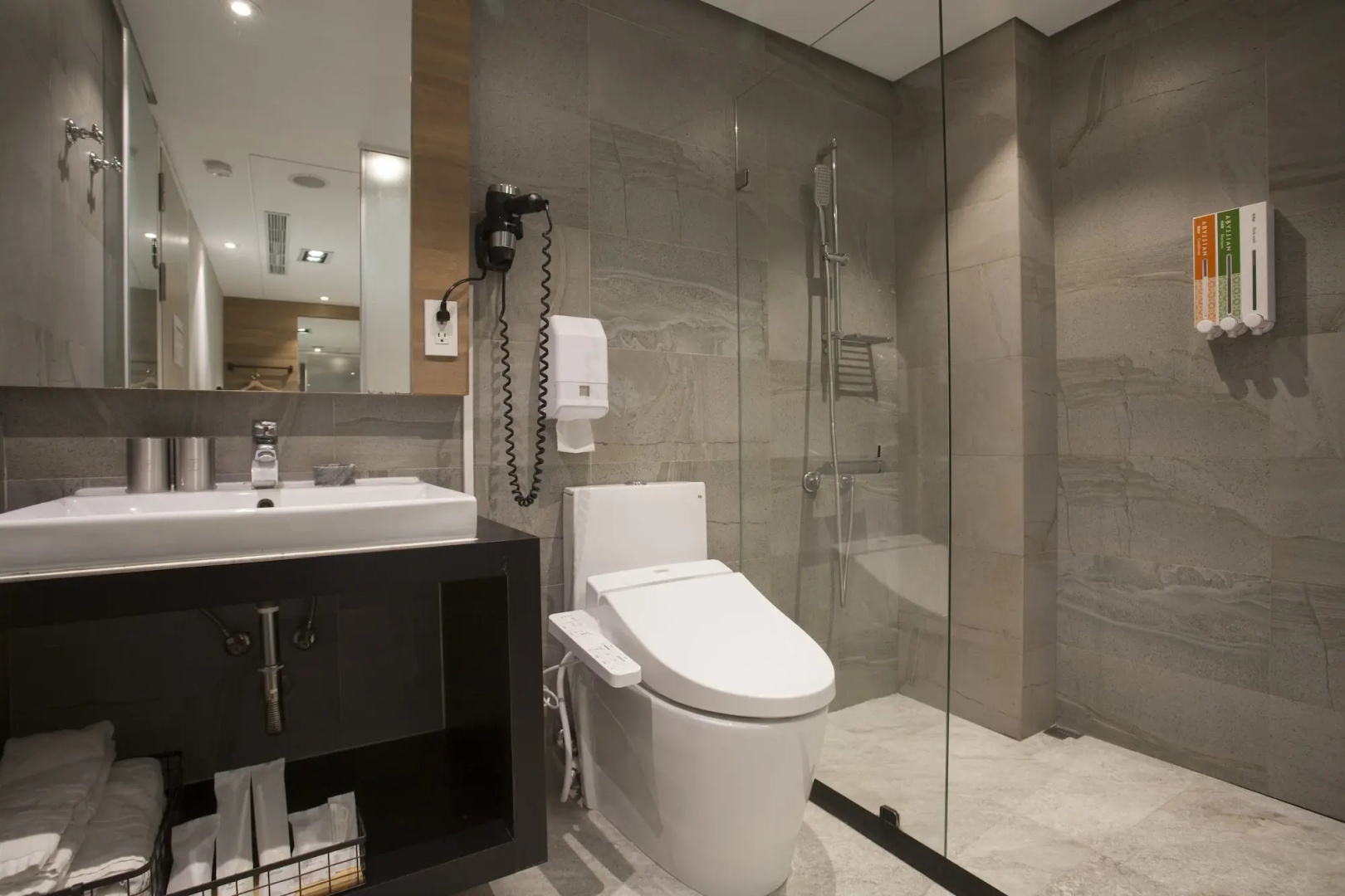 P&F Hotel