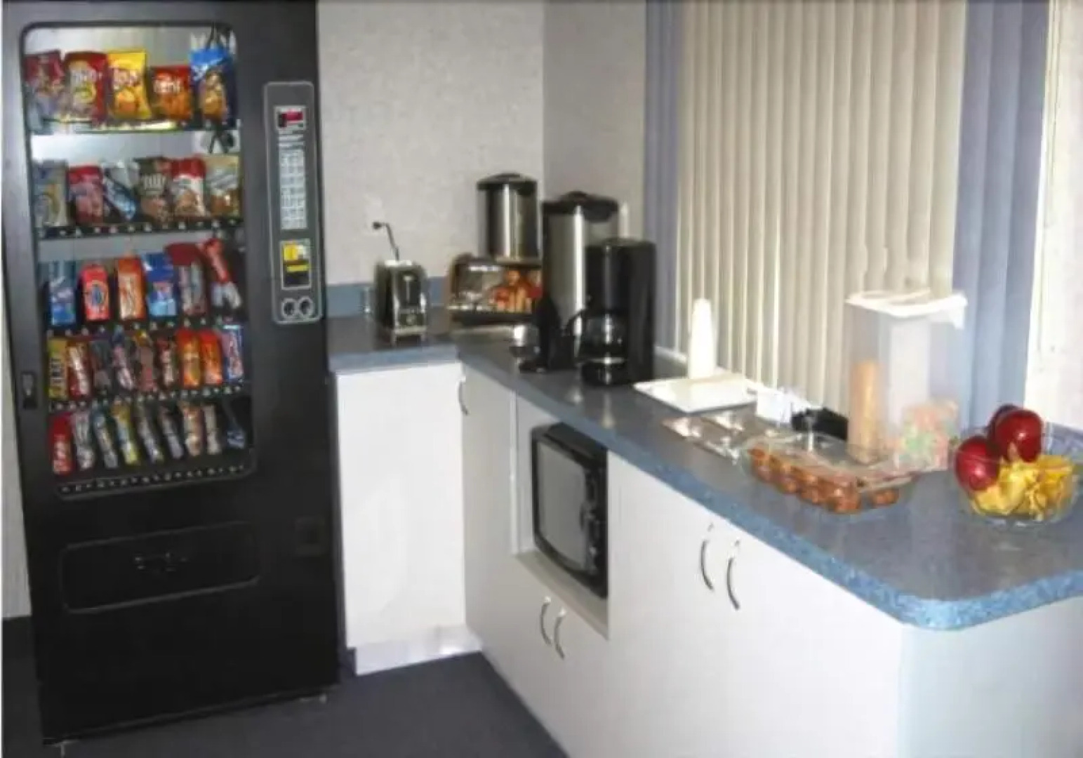Studio Inn & Suites