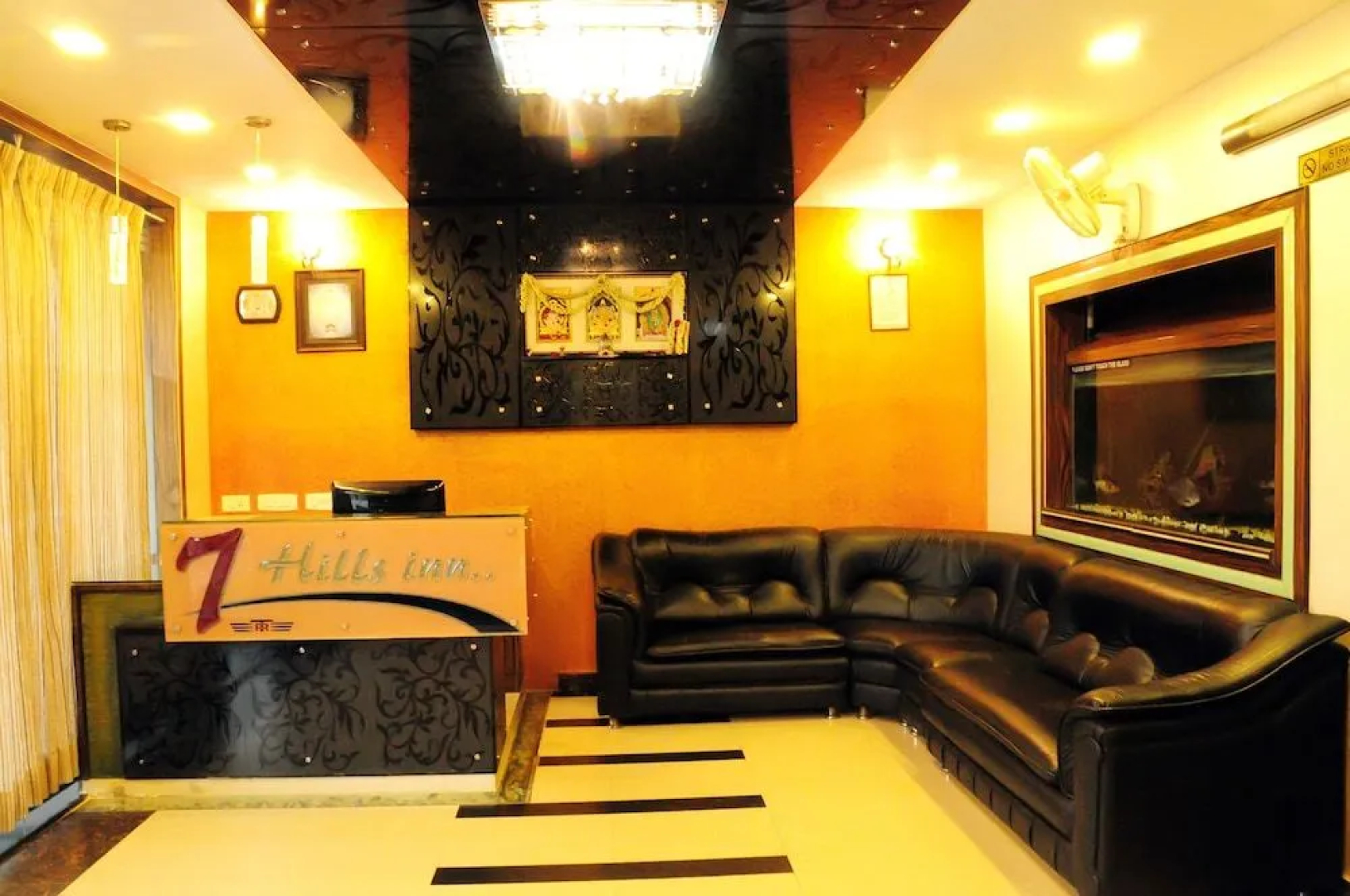 OYO 615 Hotel 7 Hills Inn