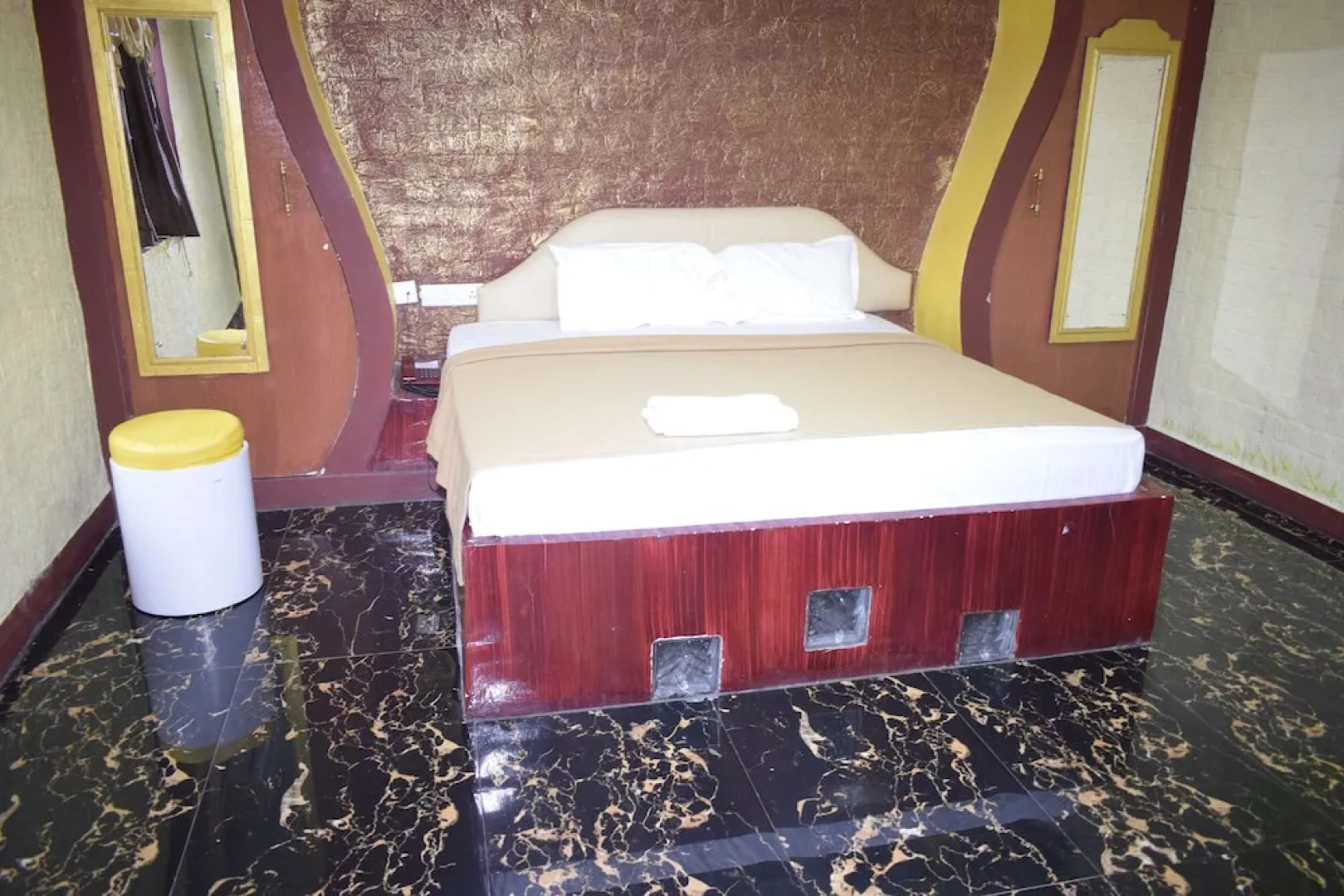 Navagiraga Resorts & Hotel