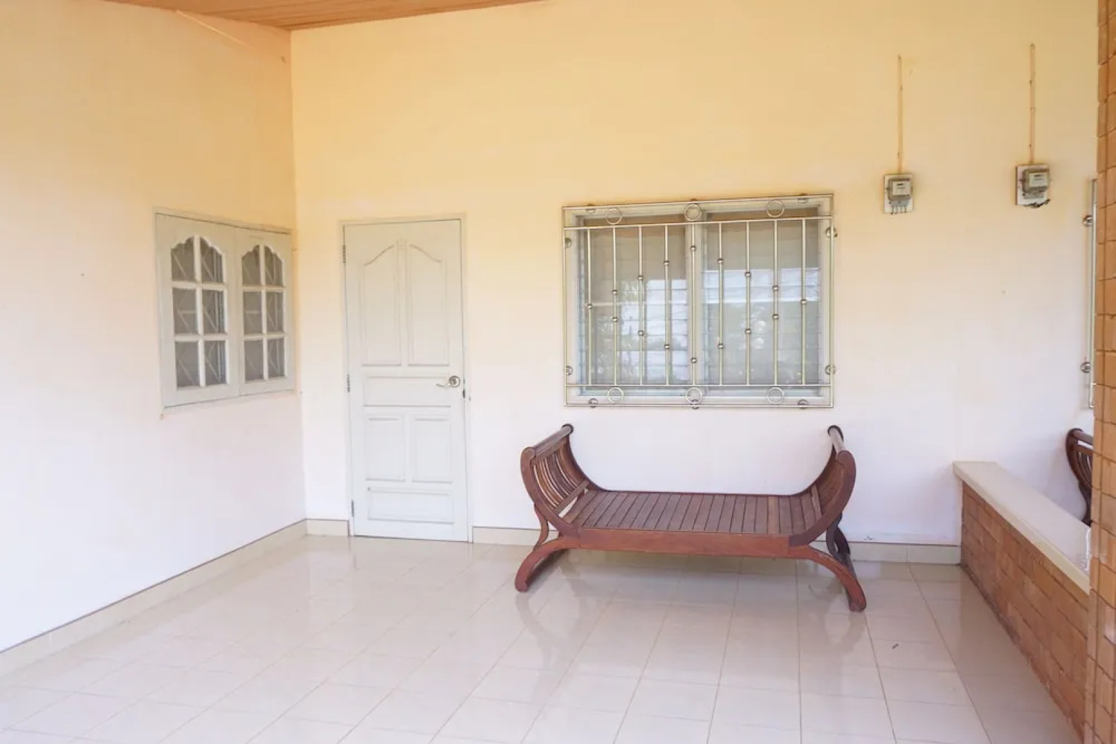 Na Thammachart Hotel