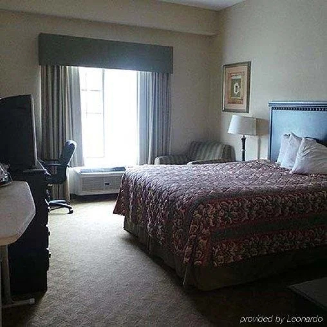 Express Inn & Suites - Griffin