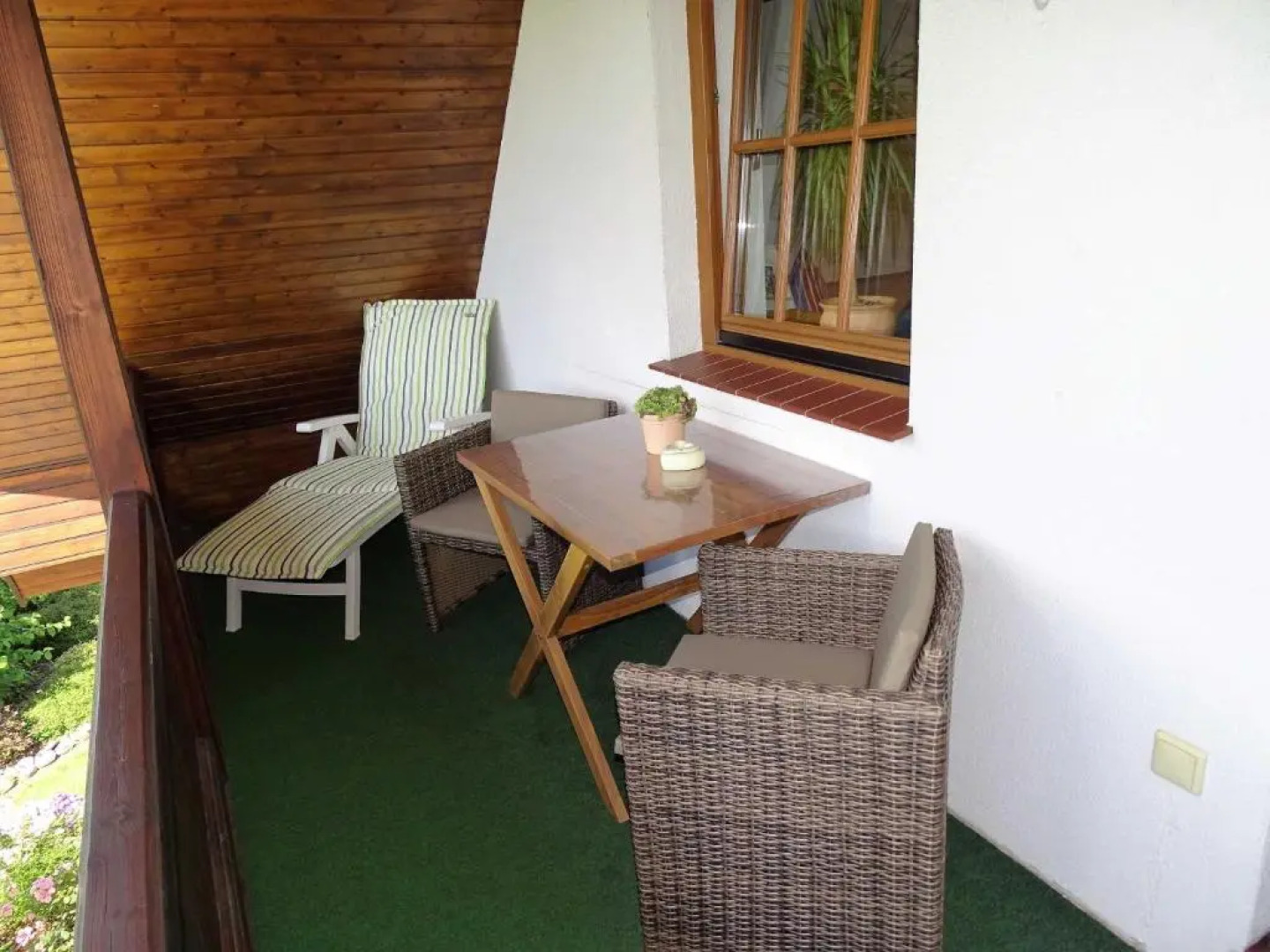 Land FeWo am Teich- Reet gedeckt - Ostseenah - bei Binz