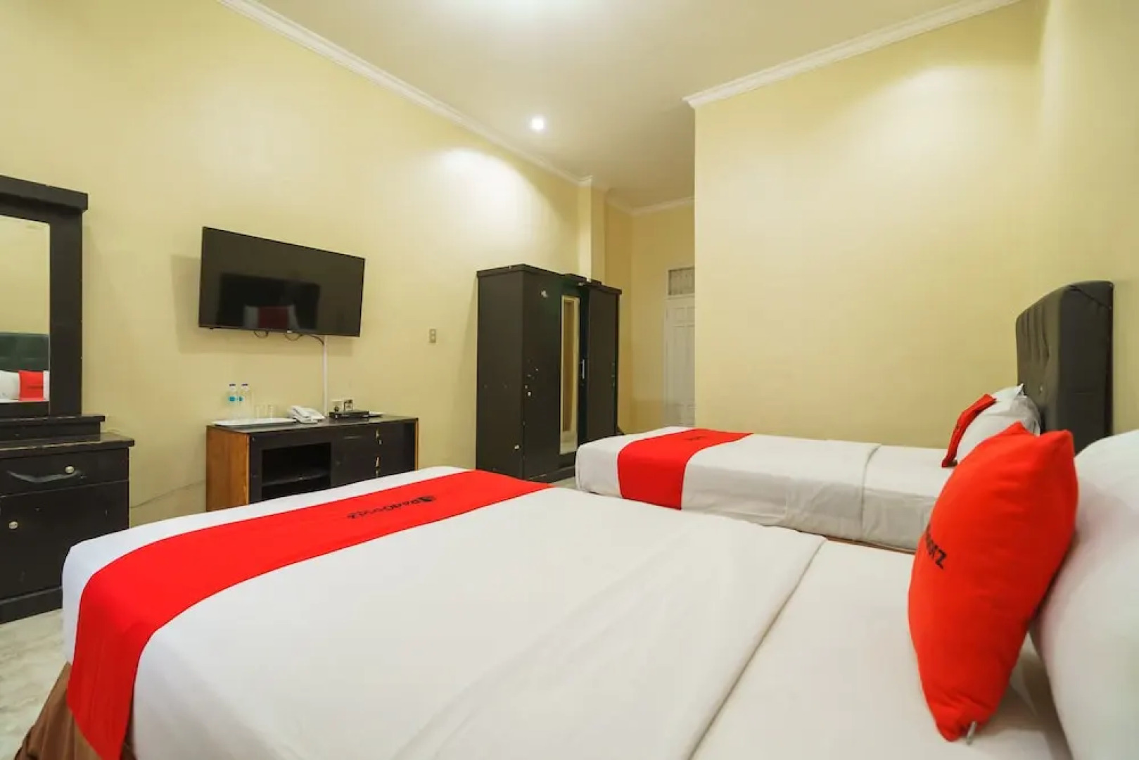 RedDoorz Plus @ Hotel Sempurna Watervang Lubuk Linggau