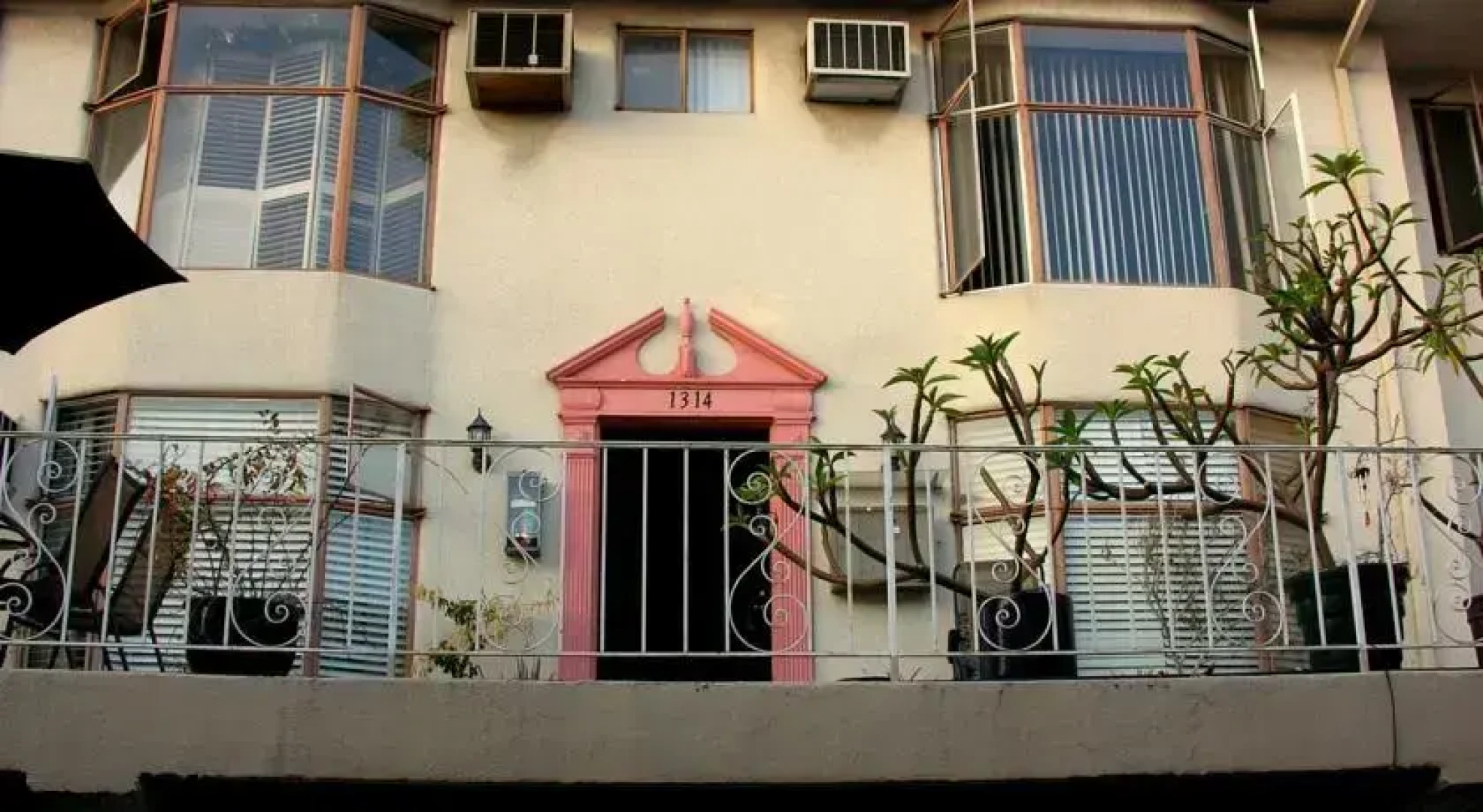 West Hollywood Beauty Laurel #1