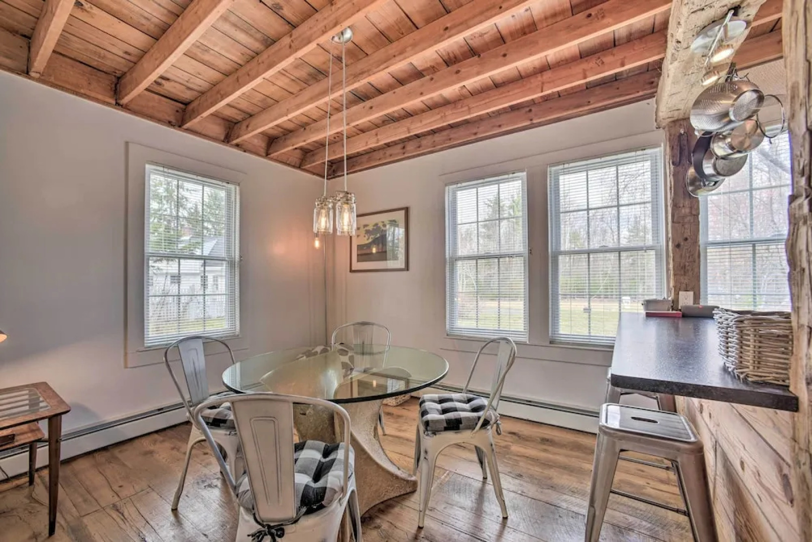 Charming Cottage w/ Yard - 2 Mi to Tinker St!