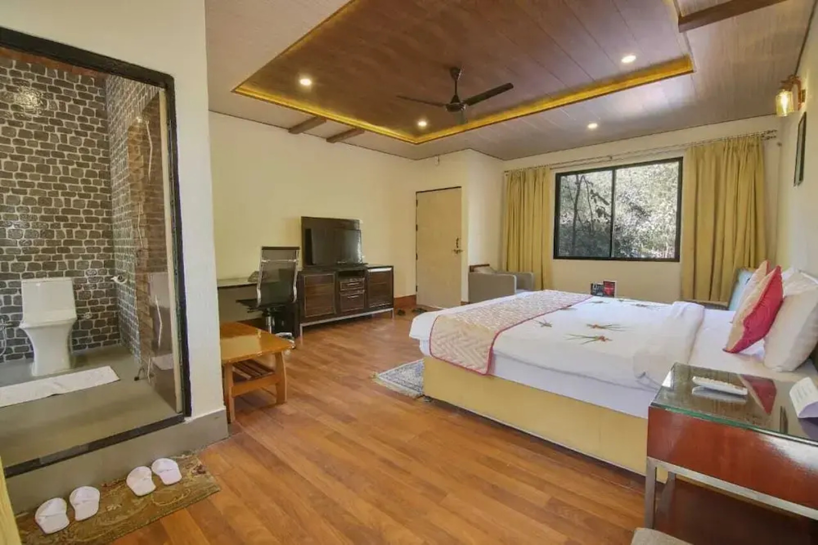 Wilderness camp Resort Pench