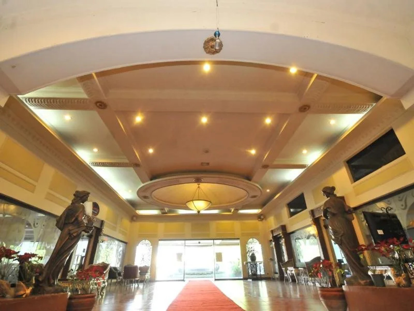 Queen Margarette Hotel - Main