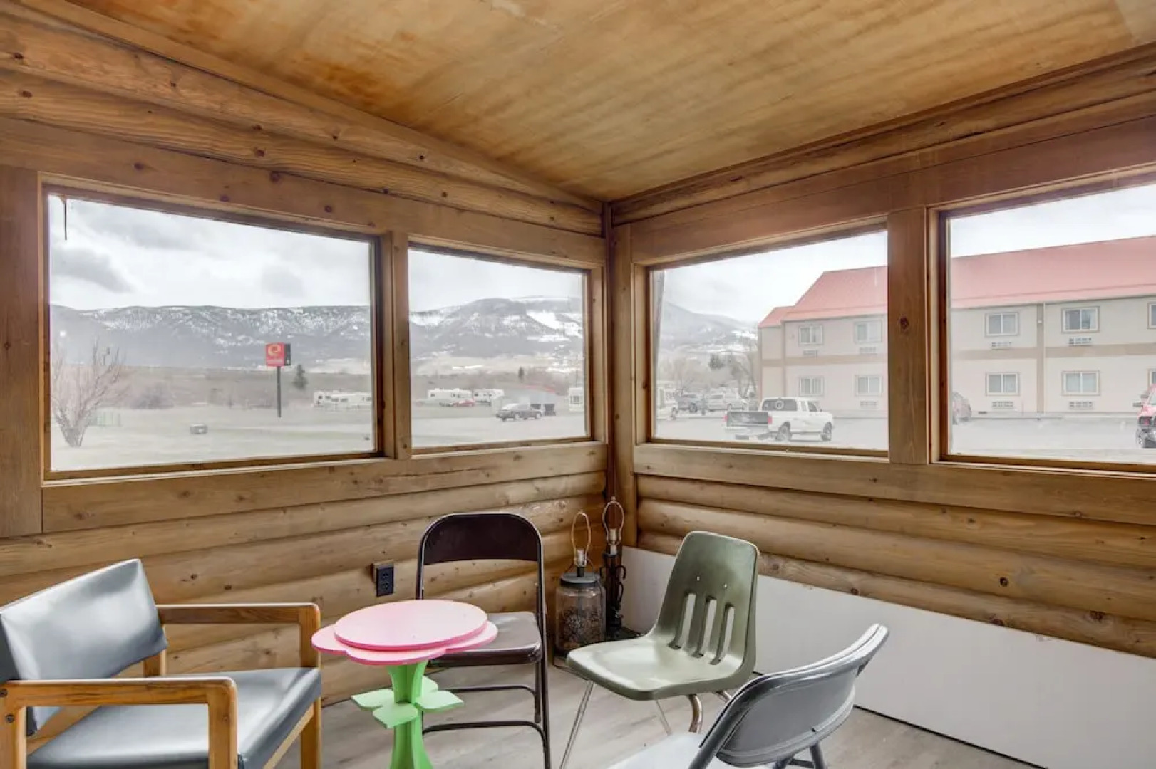 Livingston Inn - Historic