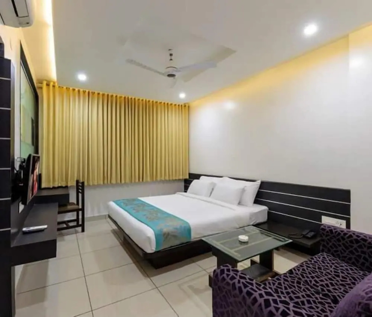 Capital O 3285 Hotel Radiant